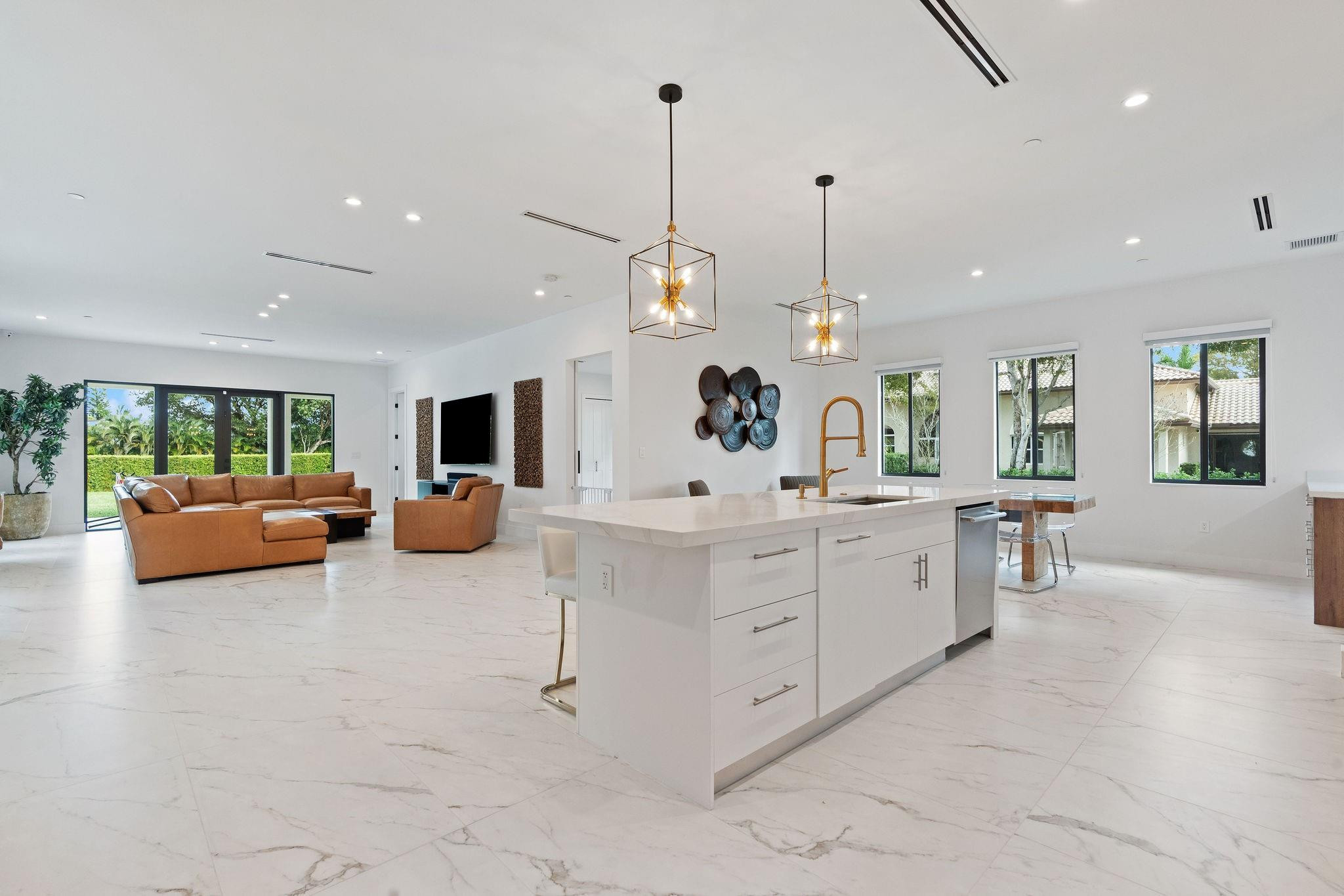 11861 NW 9th Plantation, FL 33325