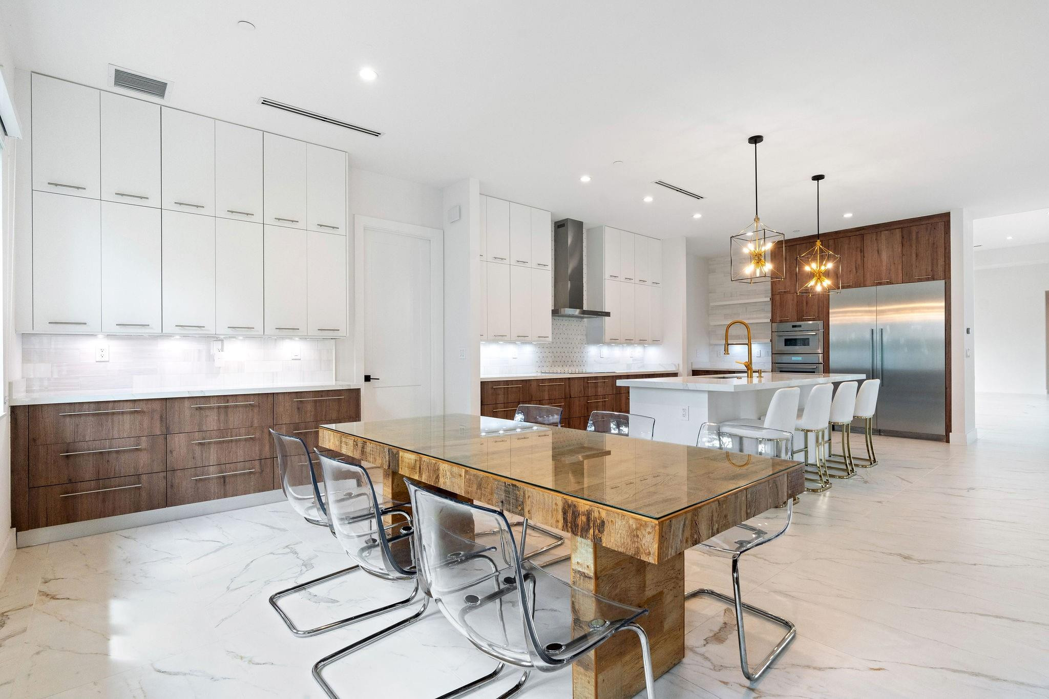 11861 NW 9th Plantation, FL 33325