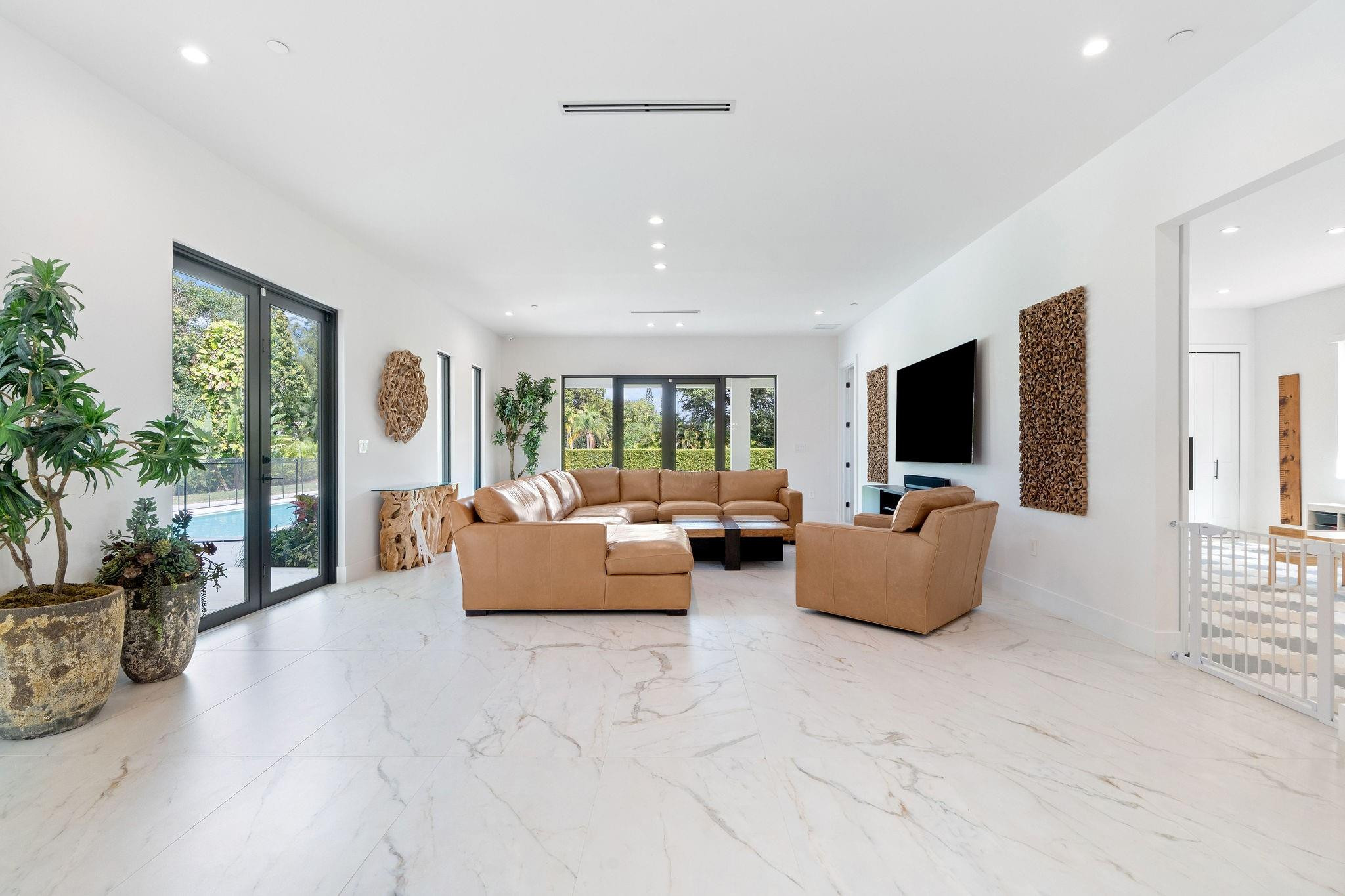 11861 NW 9th Plantation, FL 33325