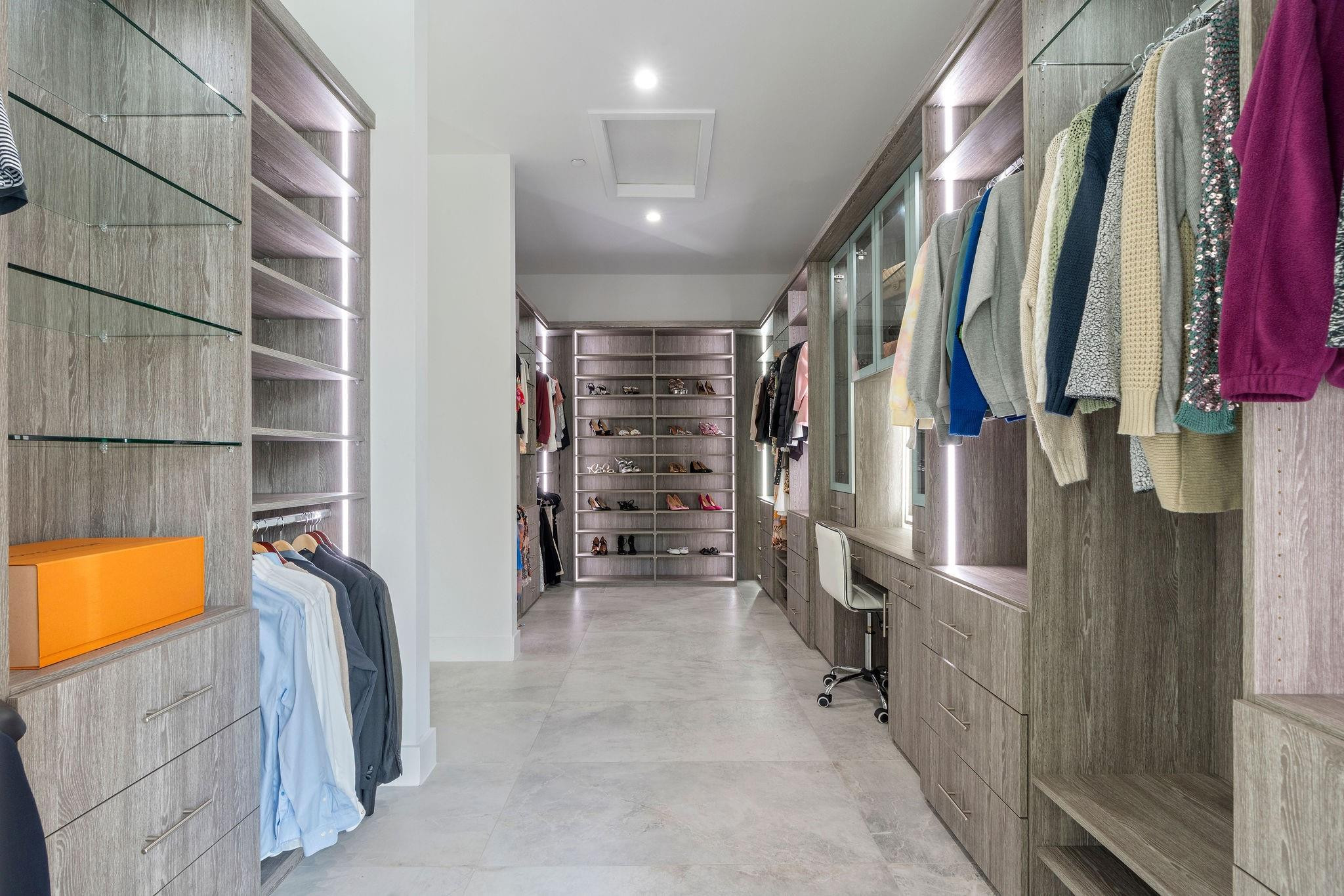 11861 NW 9th Plantation, FL 33325