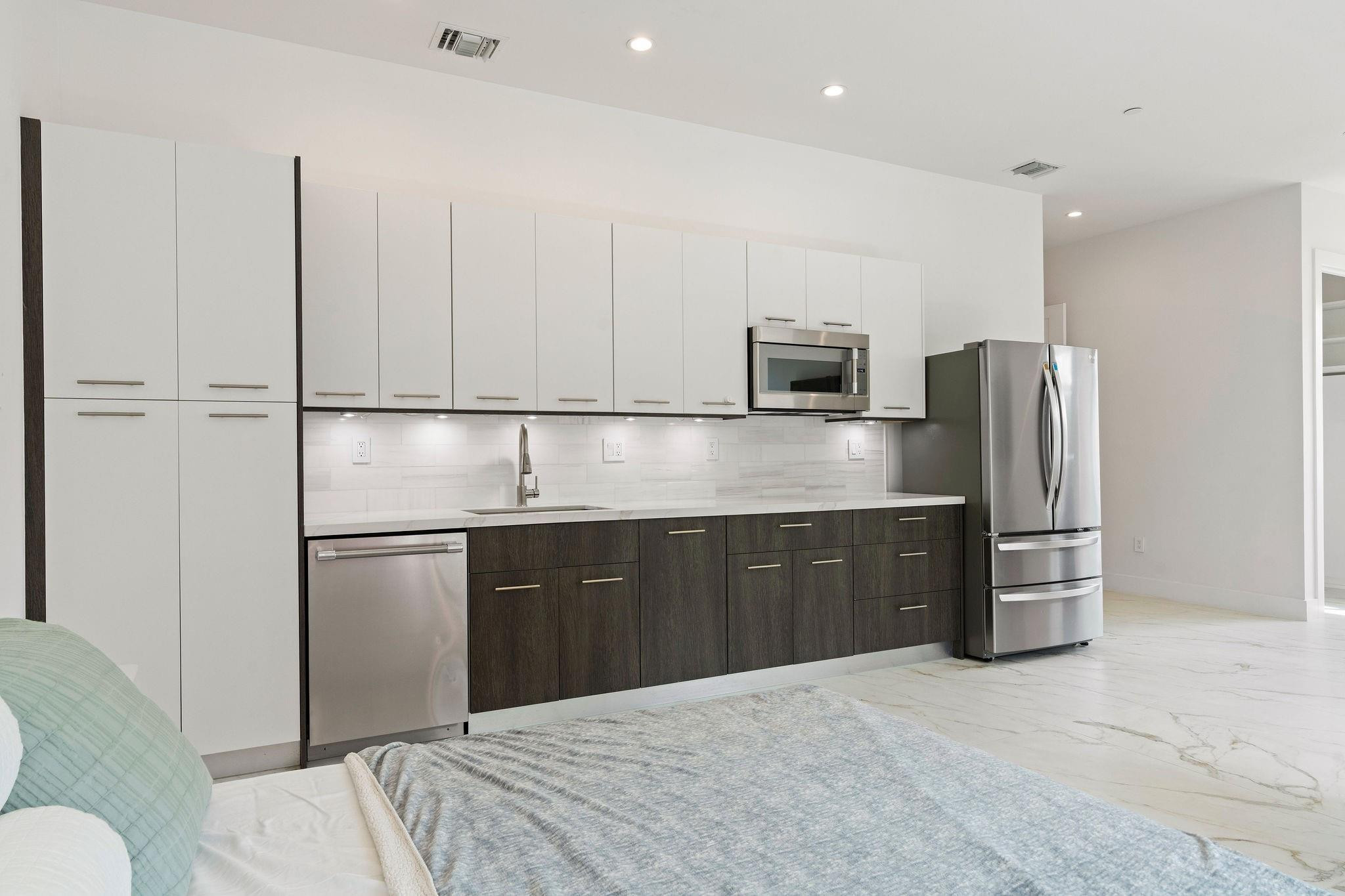 11861 NW 9th Plantation, FL 33325