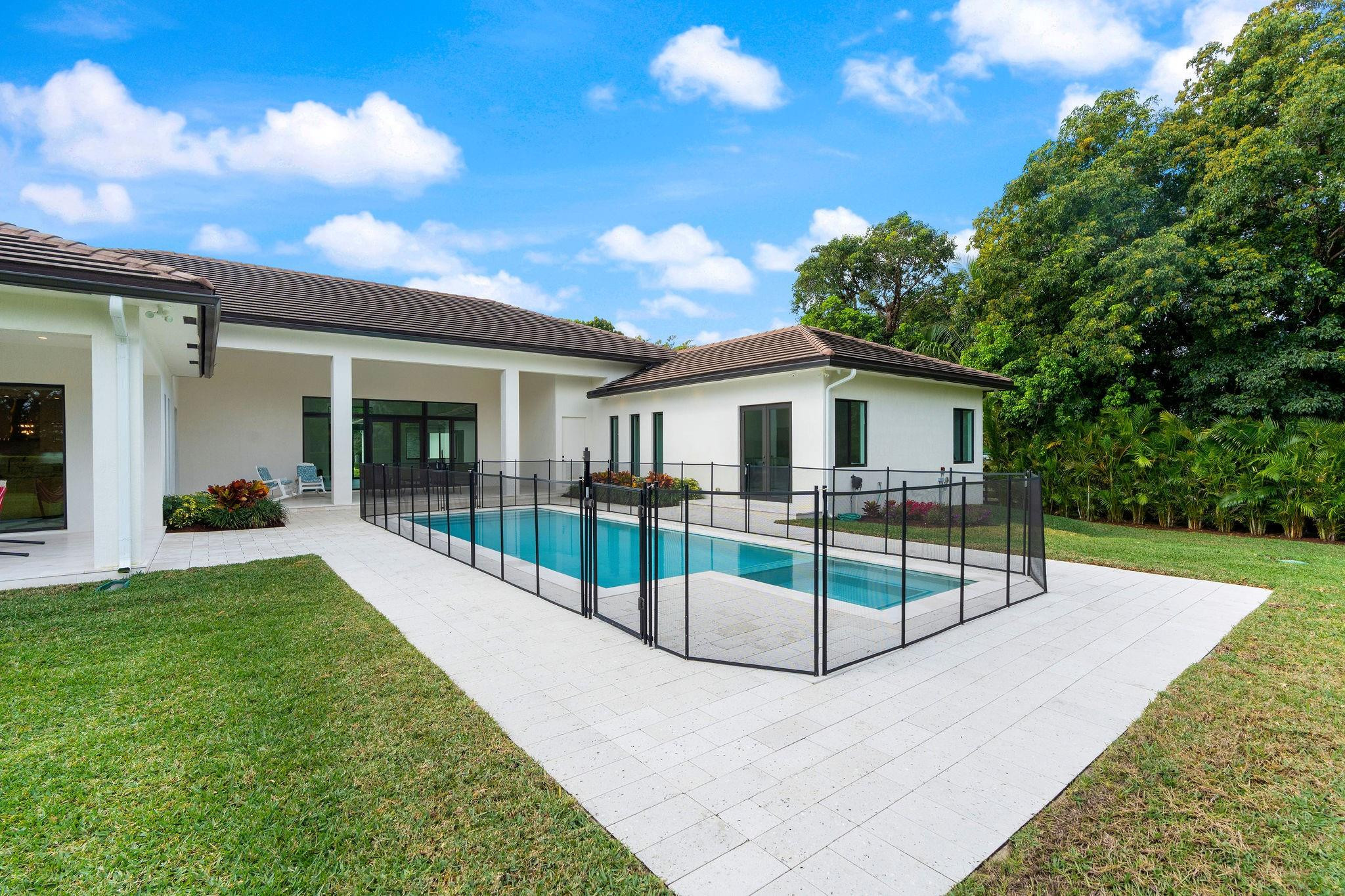 11861 NW 9th Plantation, FL 33325