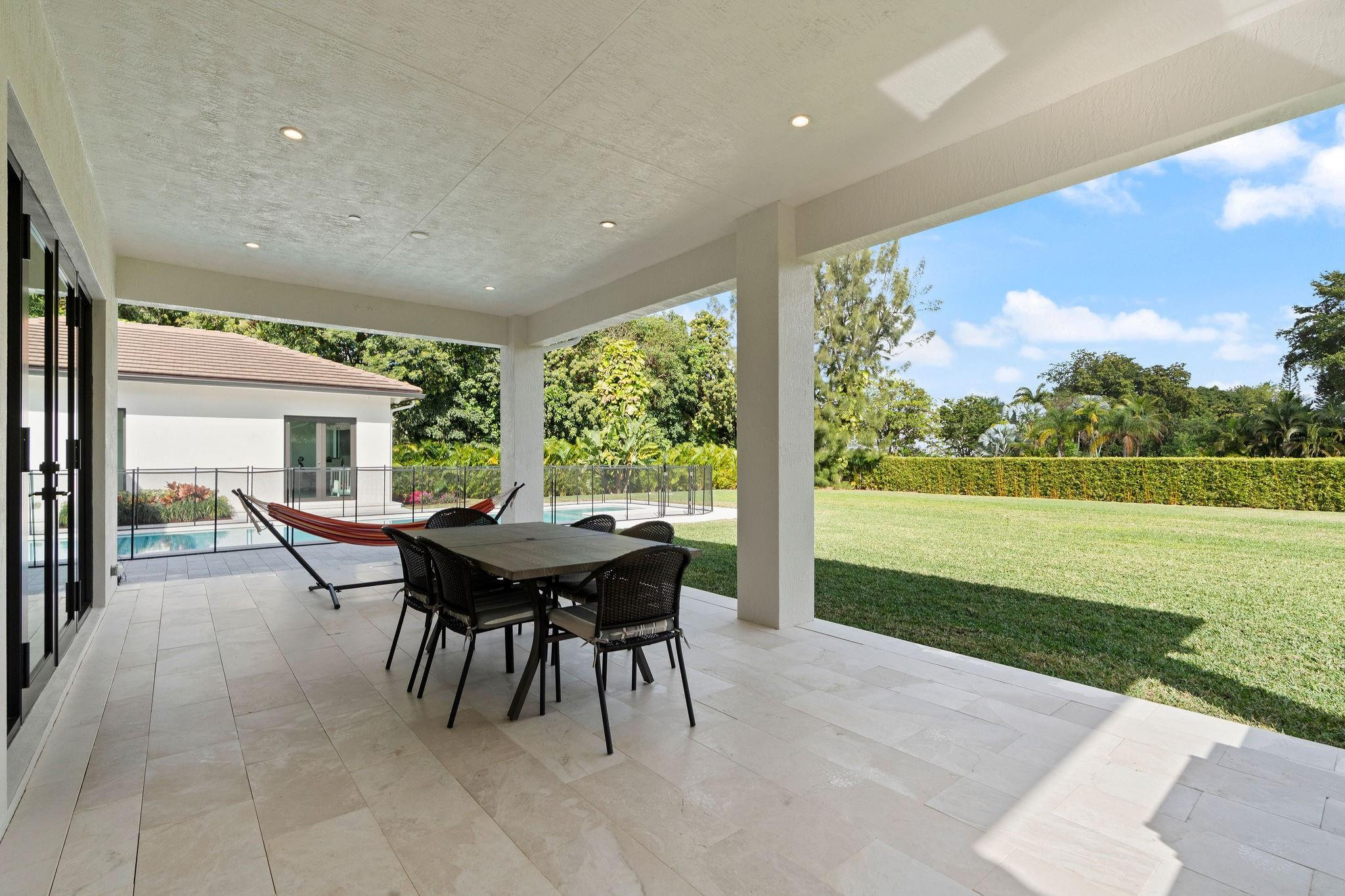 11861 NW 9th Plantation, FL 33325