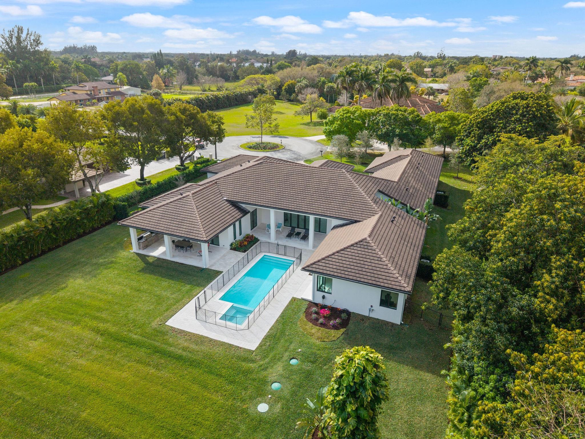 11861 NW 9th Plantation, FL 33325