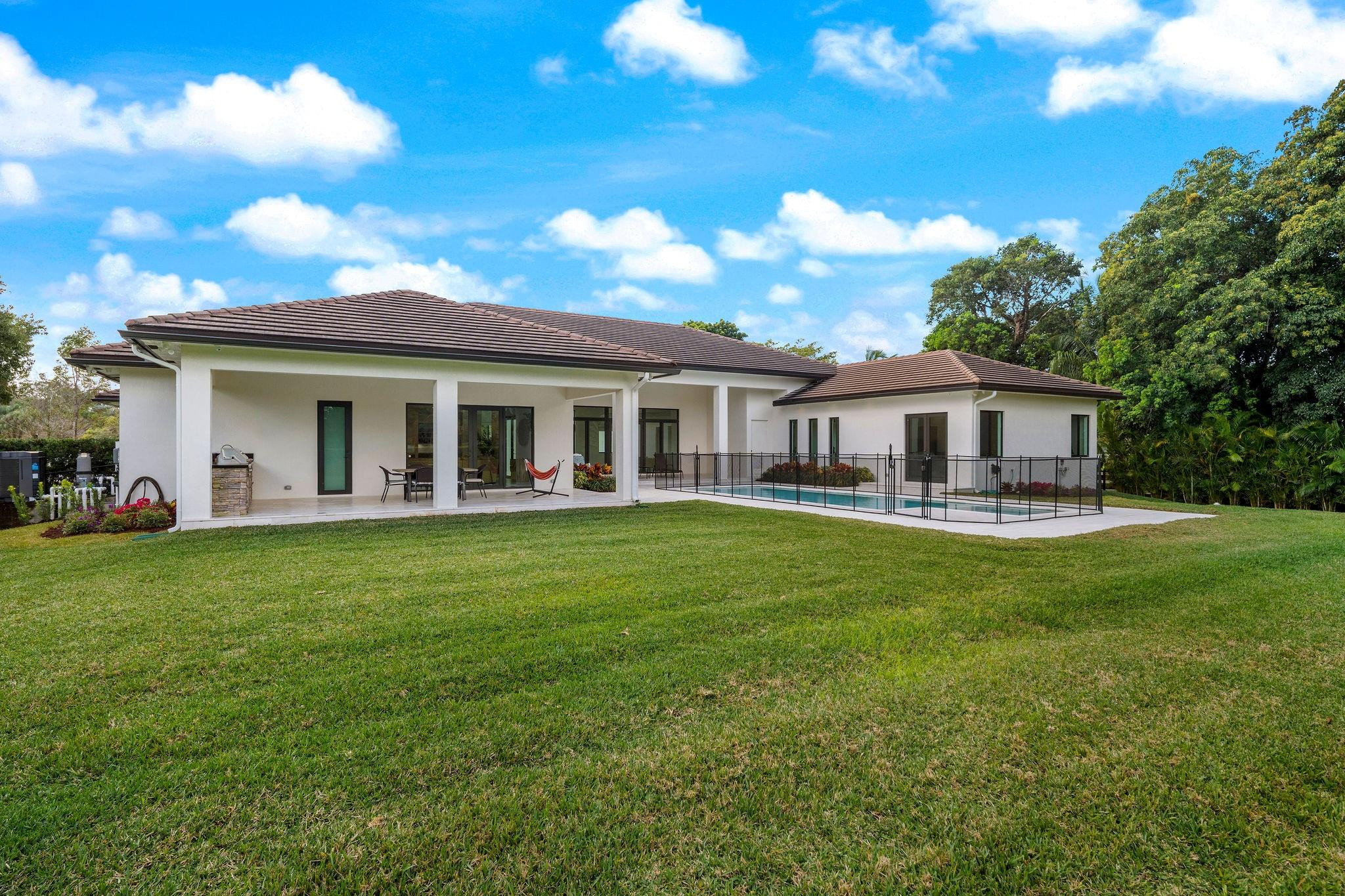 11861 NW 9th Plantation, FL 33325