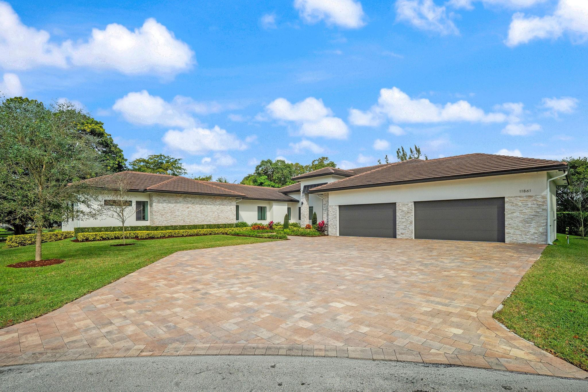 11861 NW 9th Plantation, FL 33325