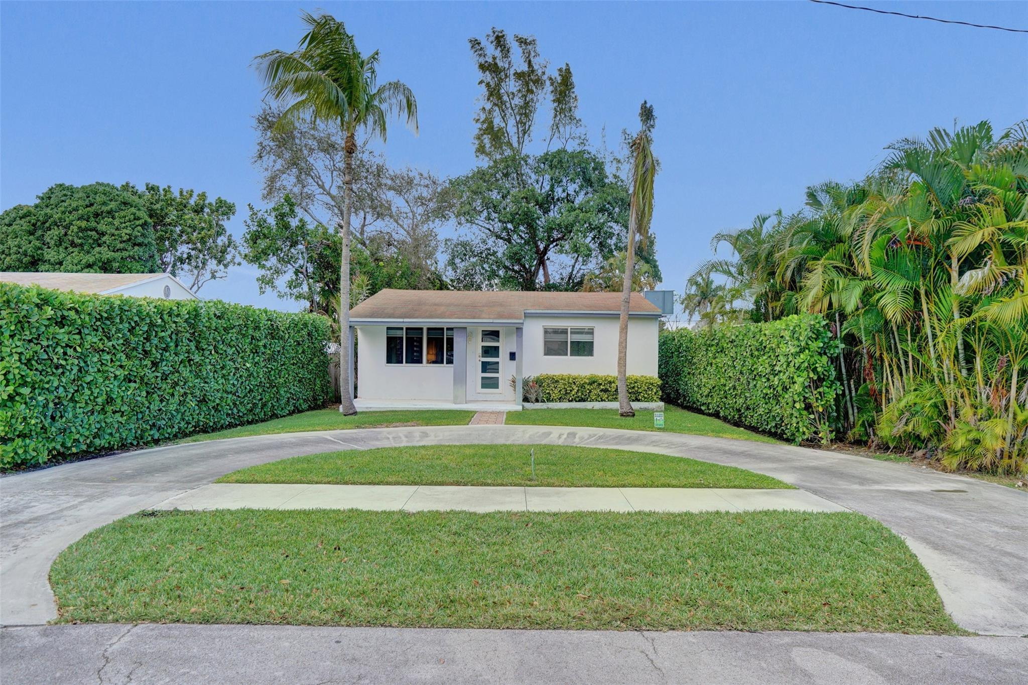 Undisclosed Address Hollywood, FL 33020