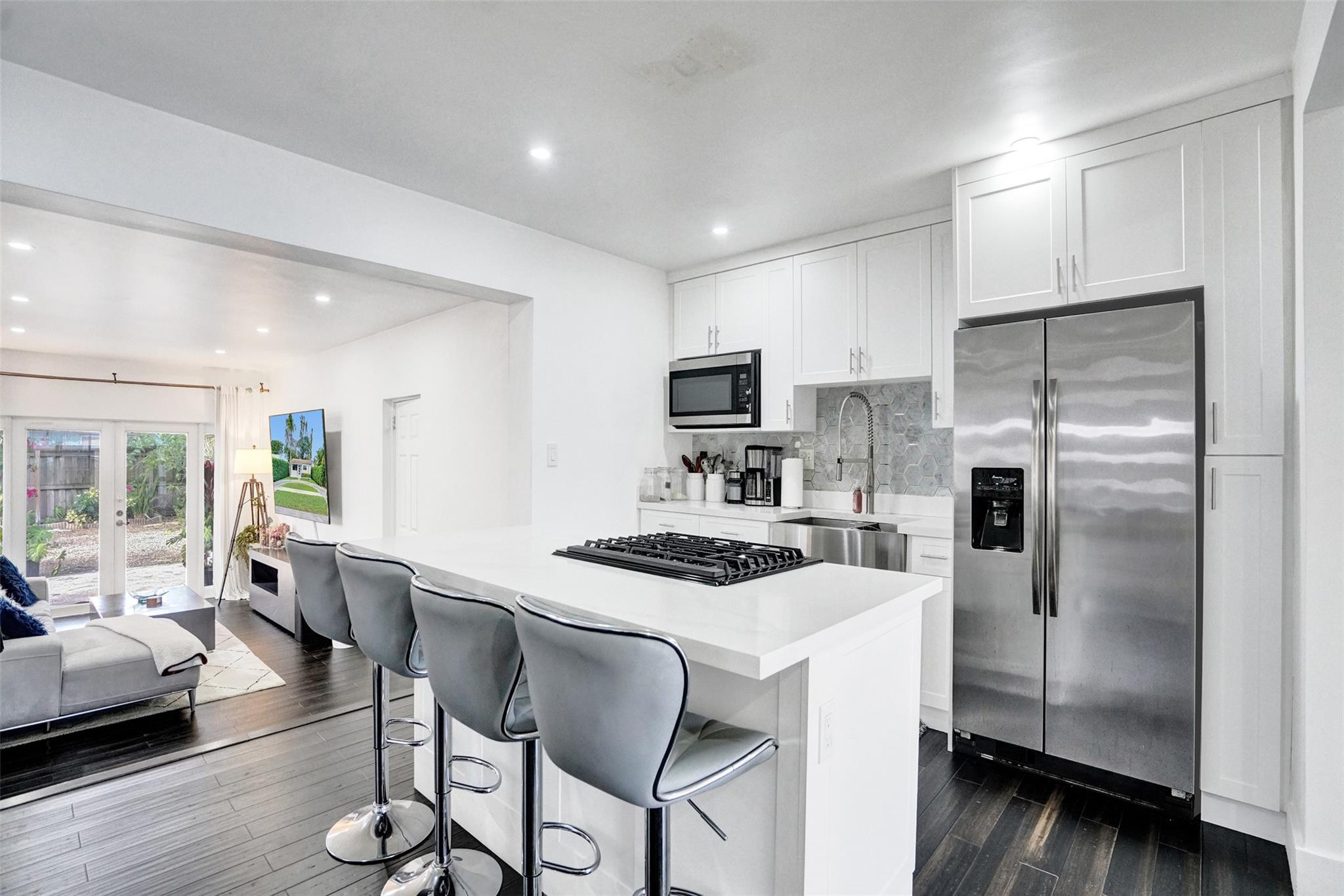 Undisclosed Address Hollywood, FL 33020