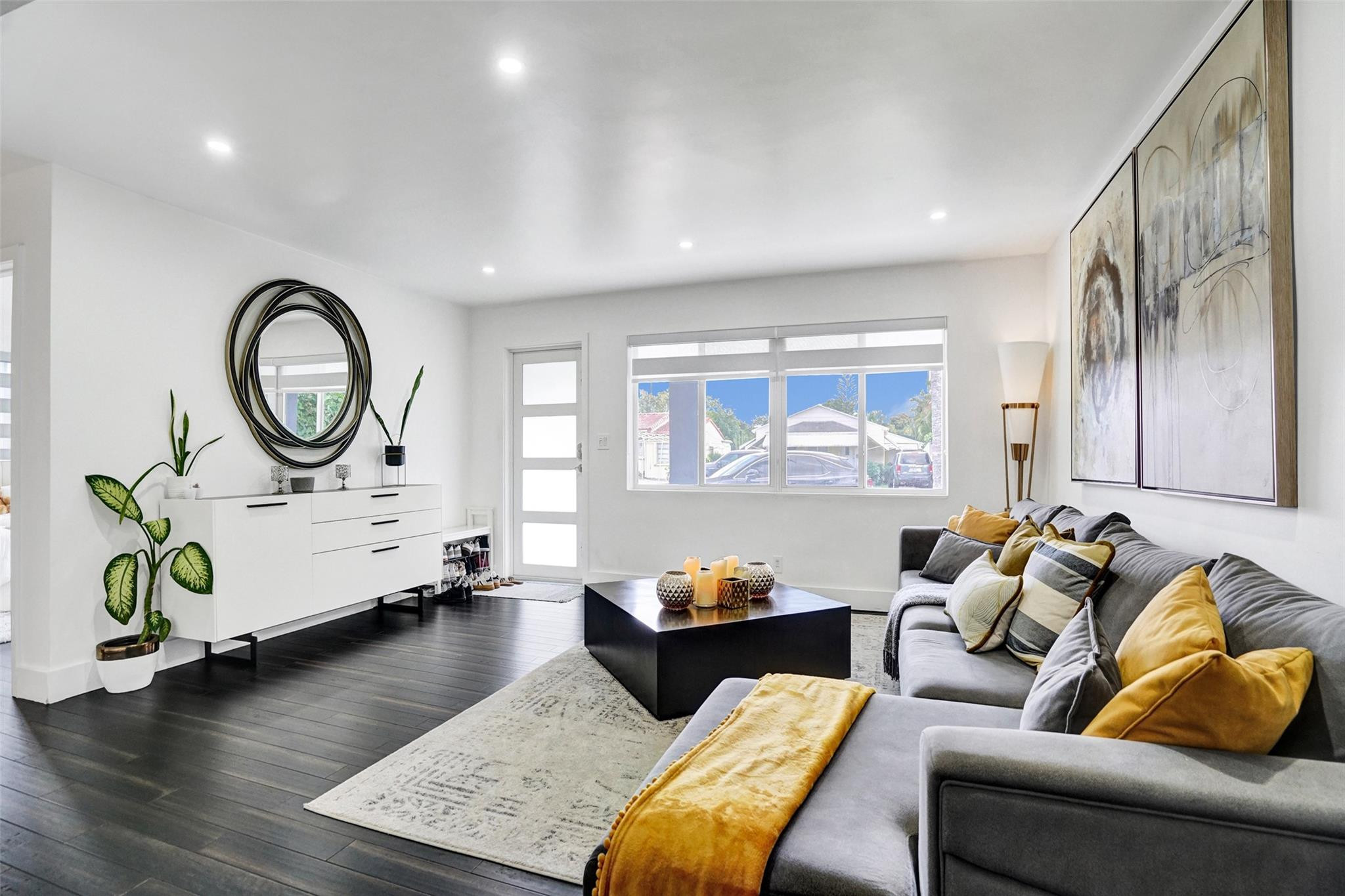 Undisclosed Address Hollywood, FL 33020