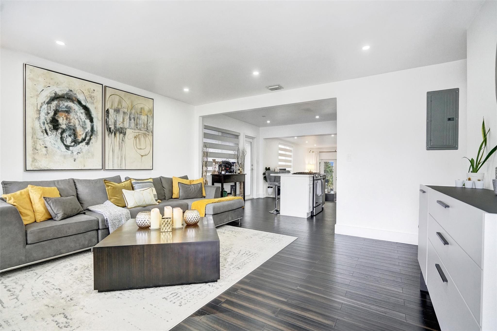 Undisclosed Address Hollywood, FL 33020