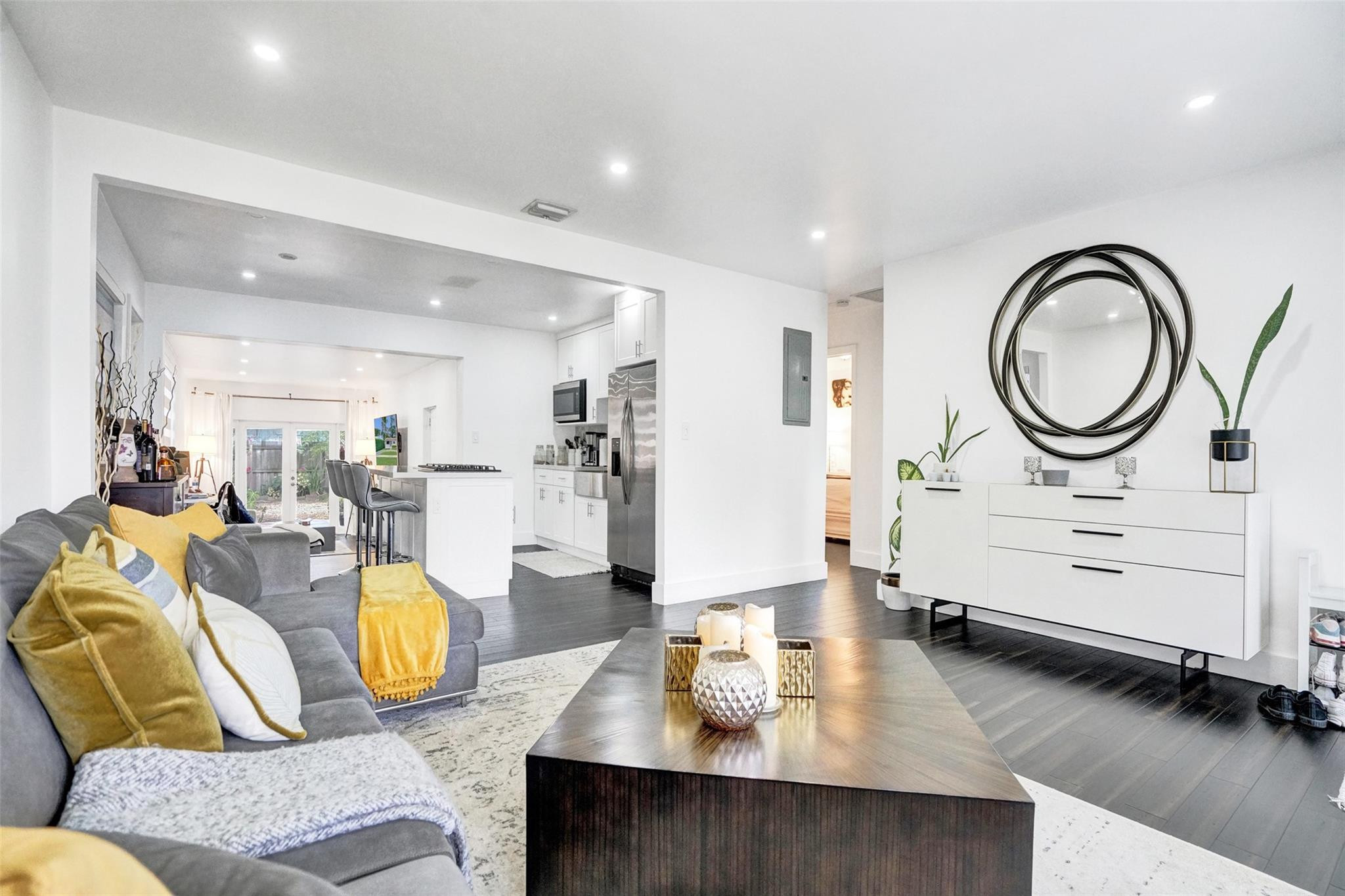 Undisclosed Address Hollywood, FL 33020