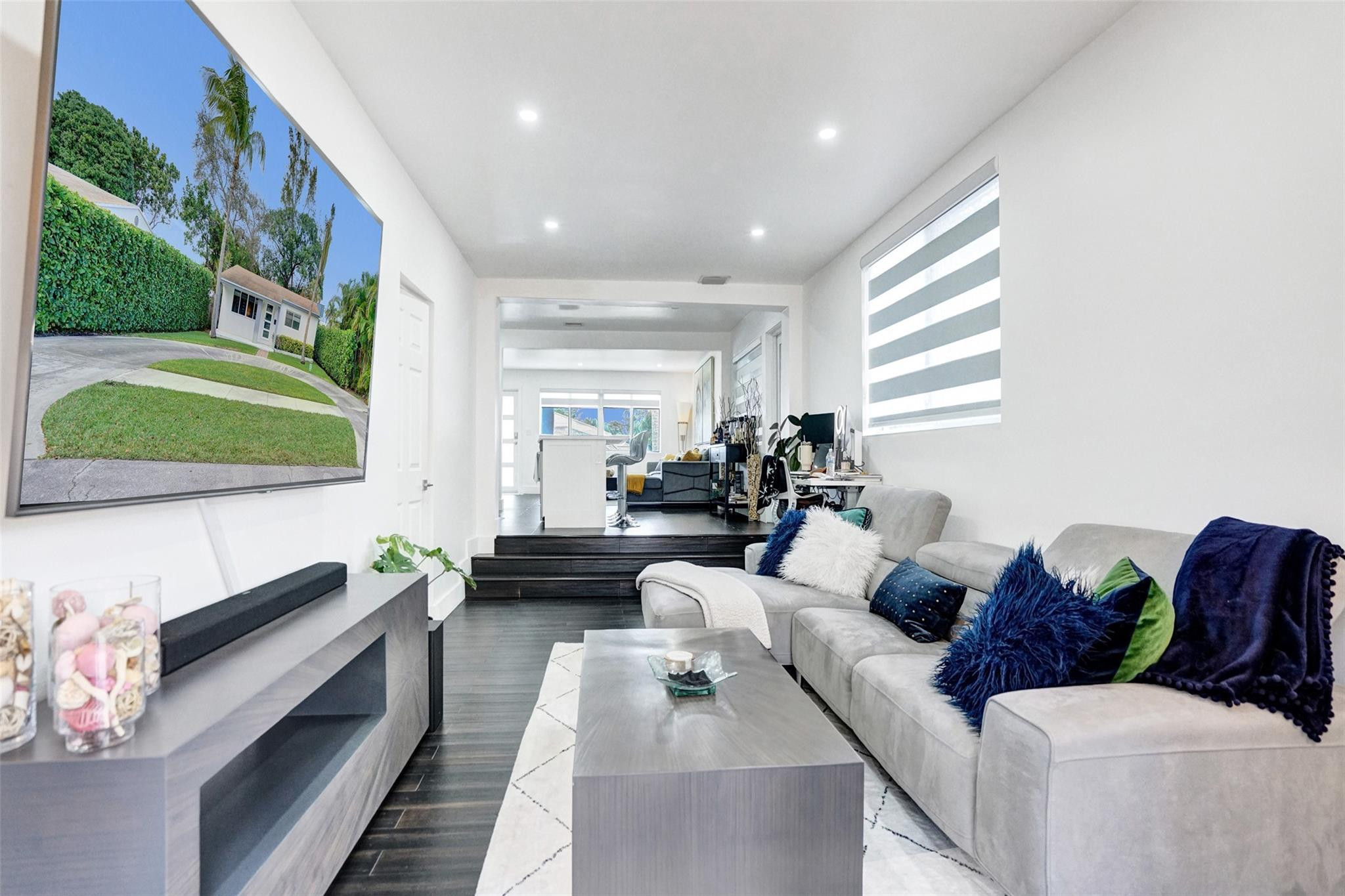 Undisclosed Address Hollywood, FL 33020