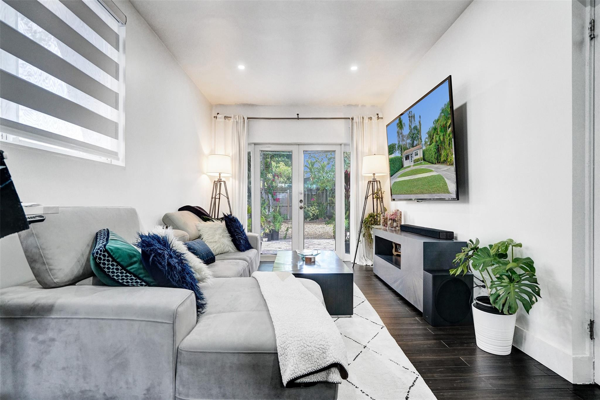 Undisclosed Address Hollywood, FL 33020