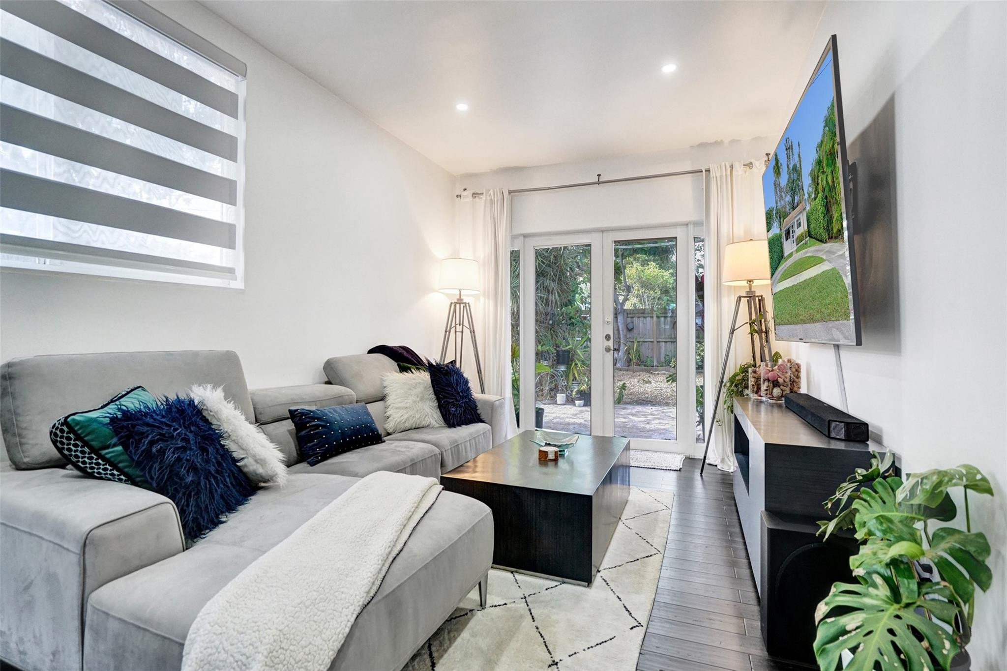 Undisclosed Address Hollywood, FL 33020