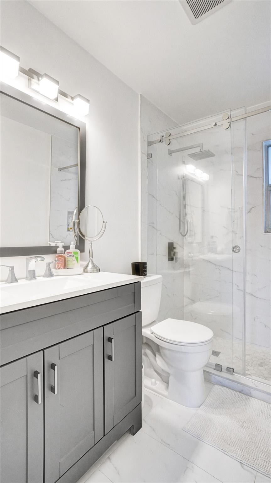 Undisclosed Address Hollywood, FL 33020