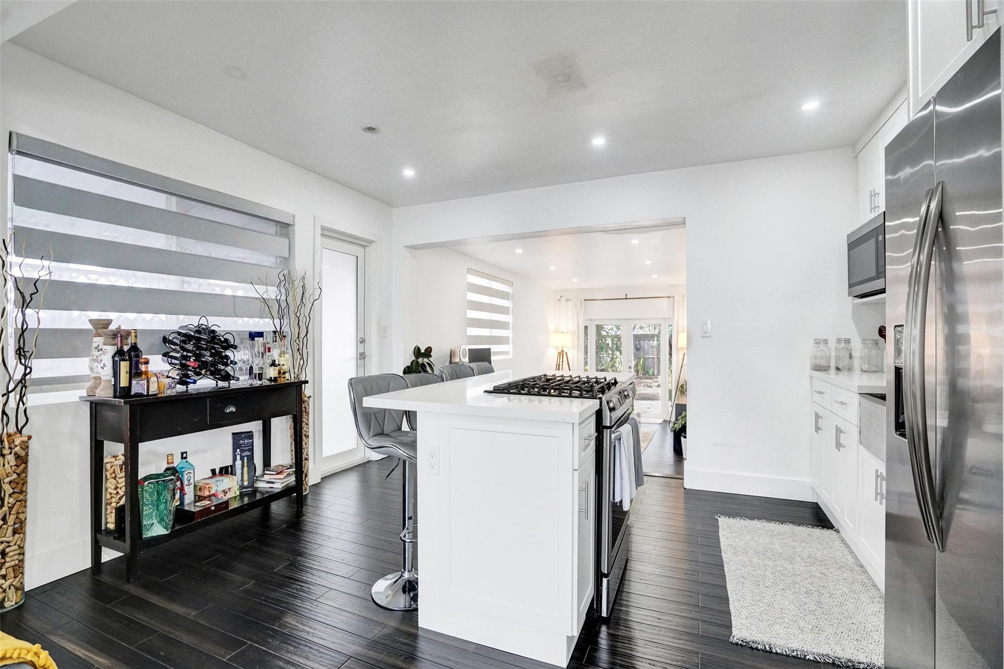 Undisclosed Address Hollywood, FL 33020