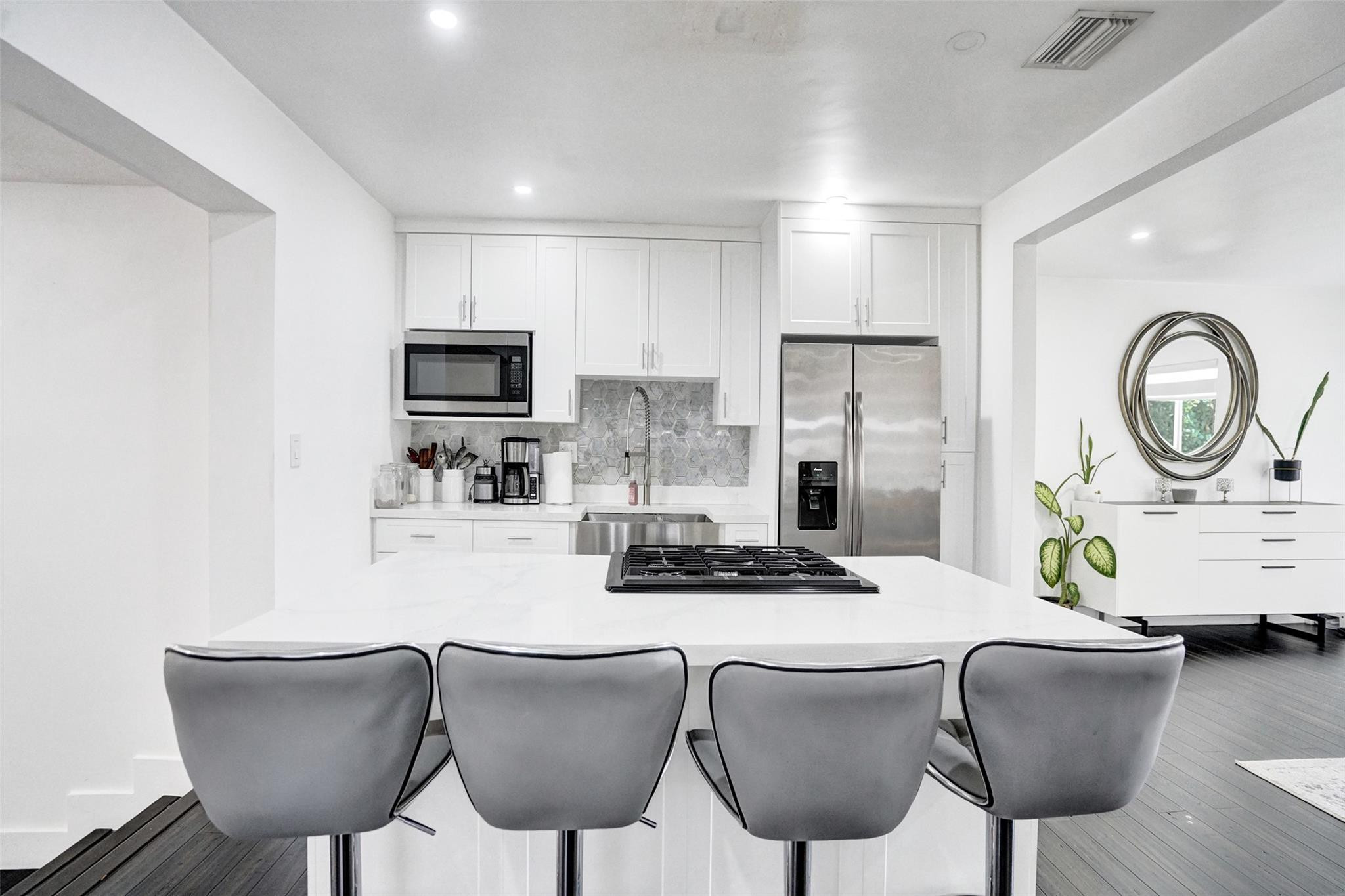 Undisclosed Address Hollywood, FL 33020