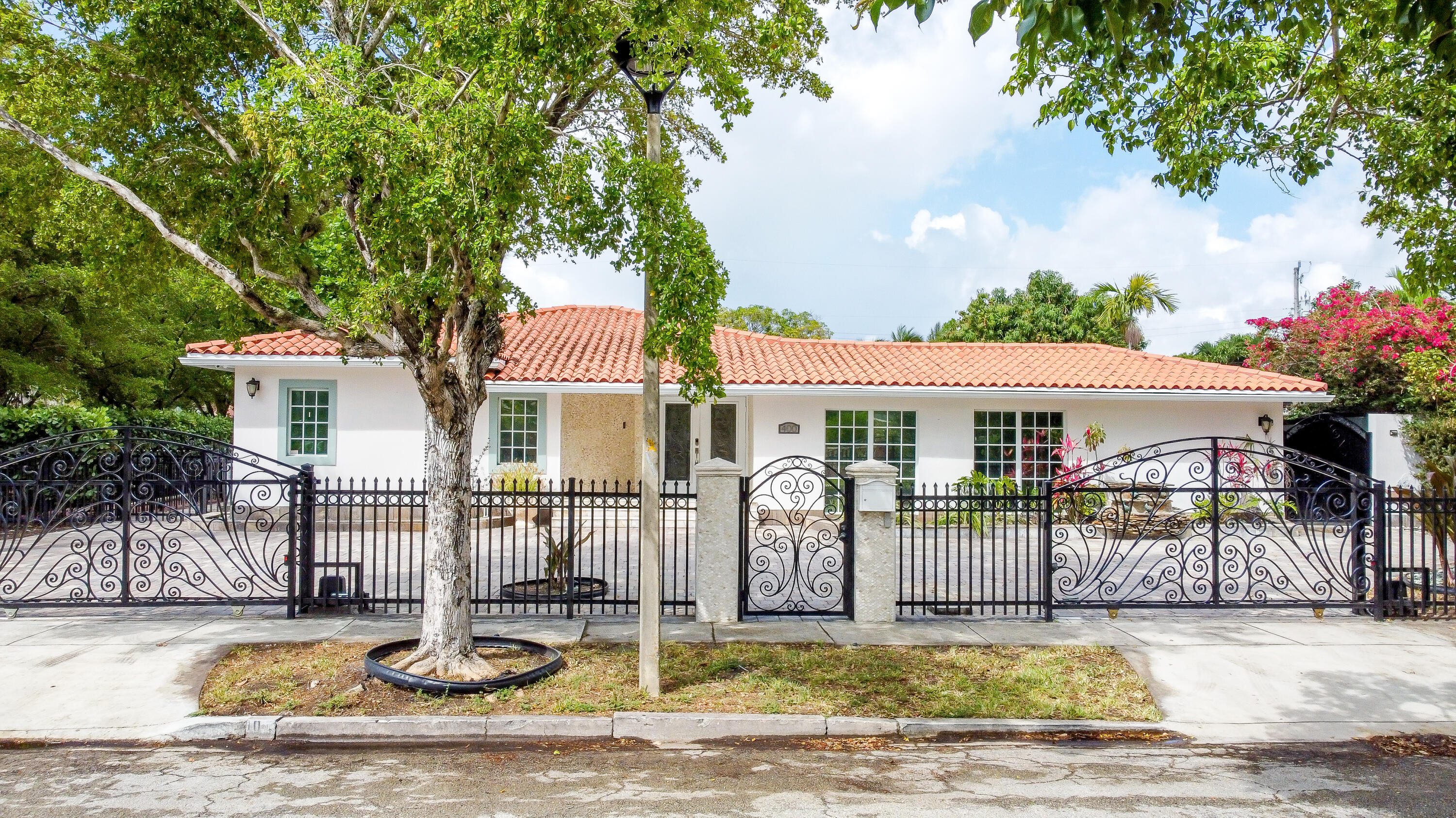 400 SW 24th Rd