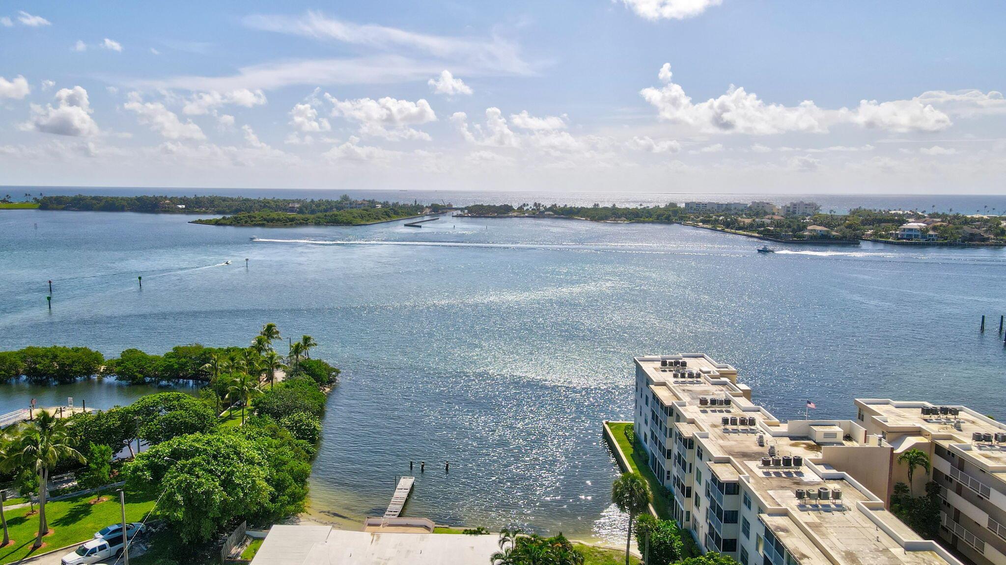 670 Oak St Boynton Beach, FL 33435