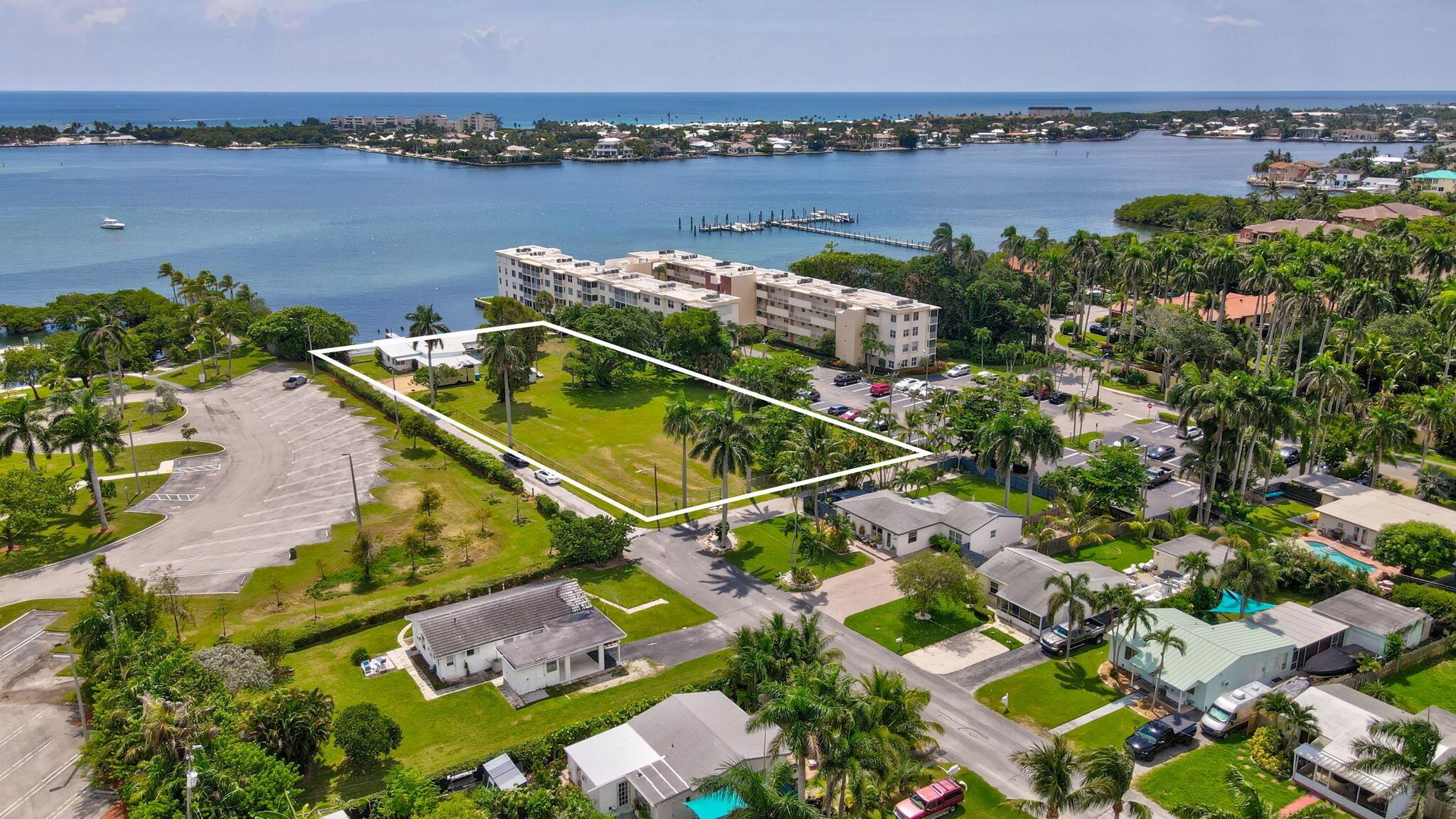 670 Oak St Boynton Beach, FL 33435