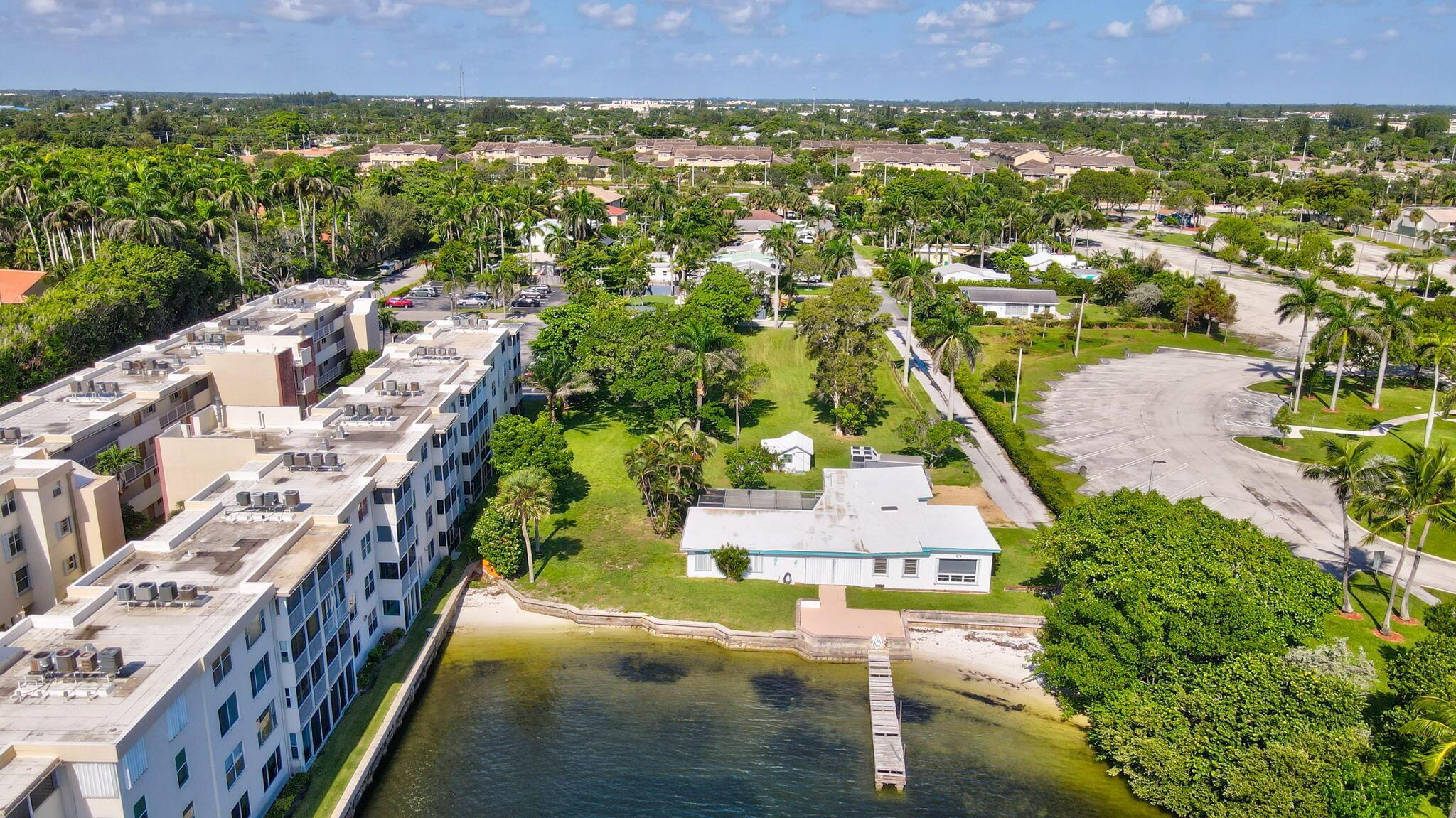 670 Oak St Boynton Beach, FL 33435