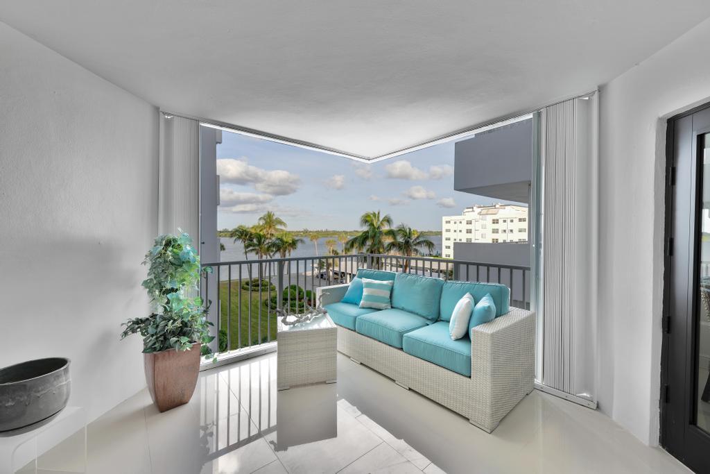 2860 S Ocean Blvd #402