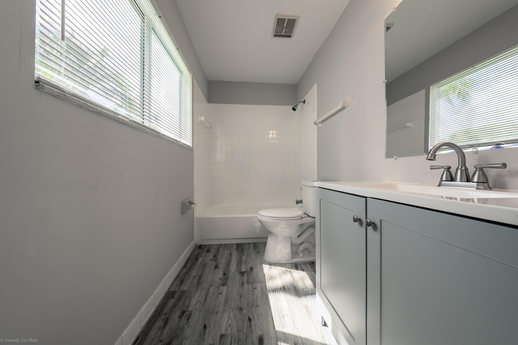 3401 NW 44th St #206,Lauderdale Lakes, FL 33309