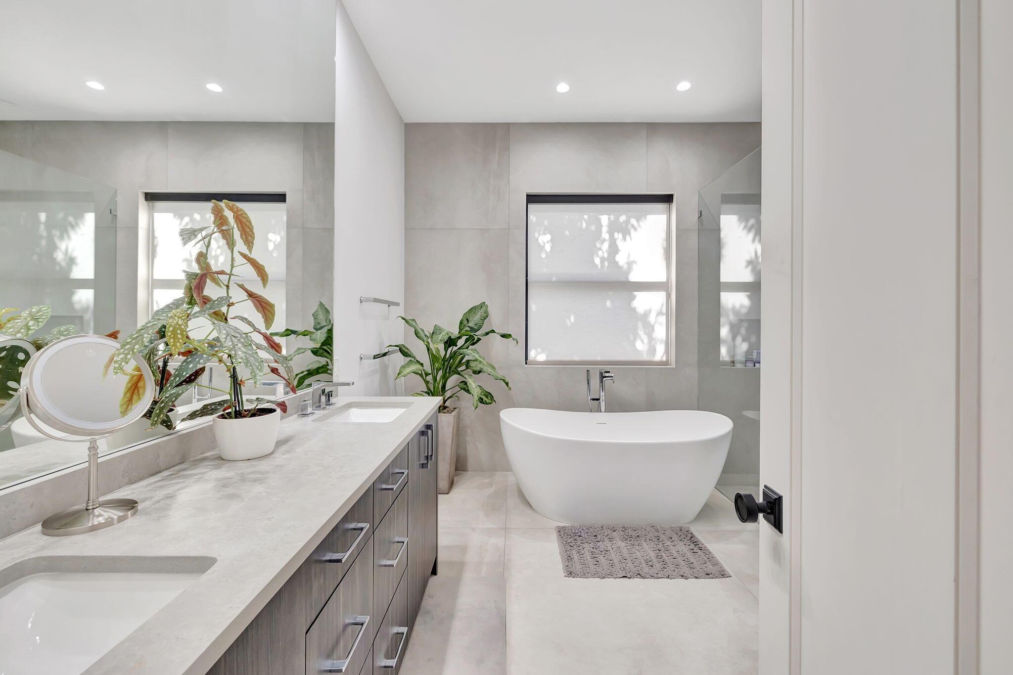 832 SW 34th Ave Boynton Beach, FL 33435