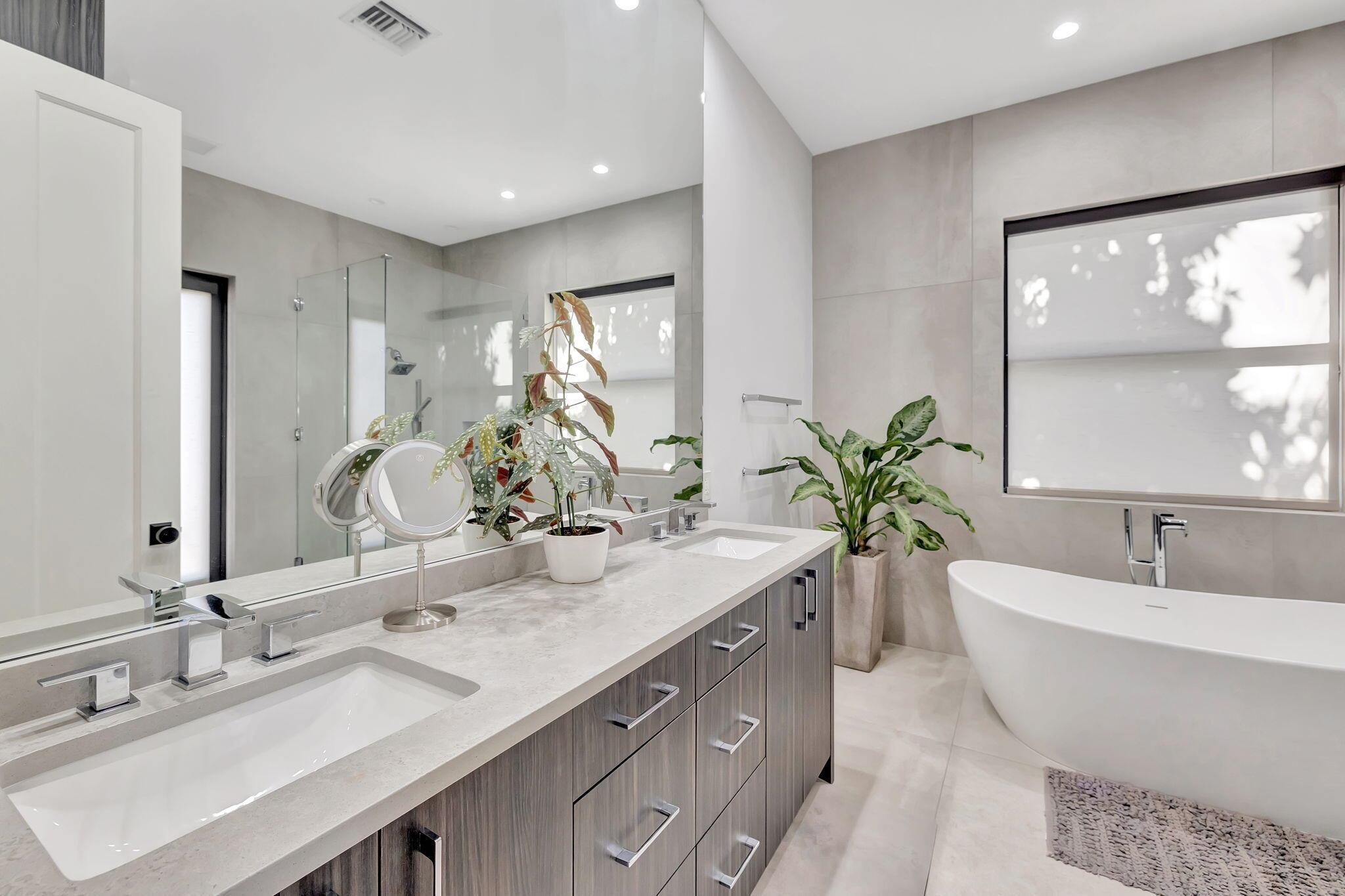 832 SW 34th Ave Boynton Beach, FL 33435