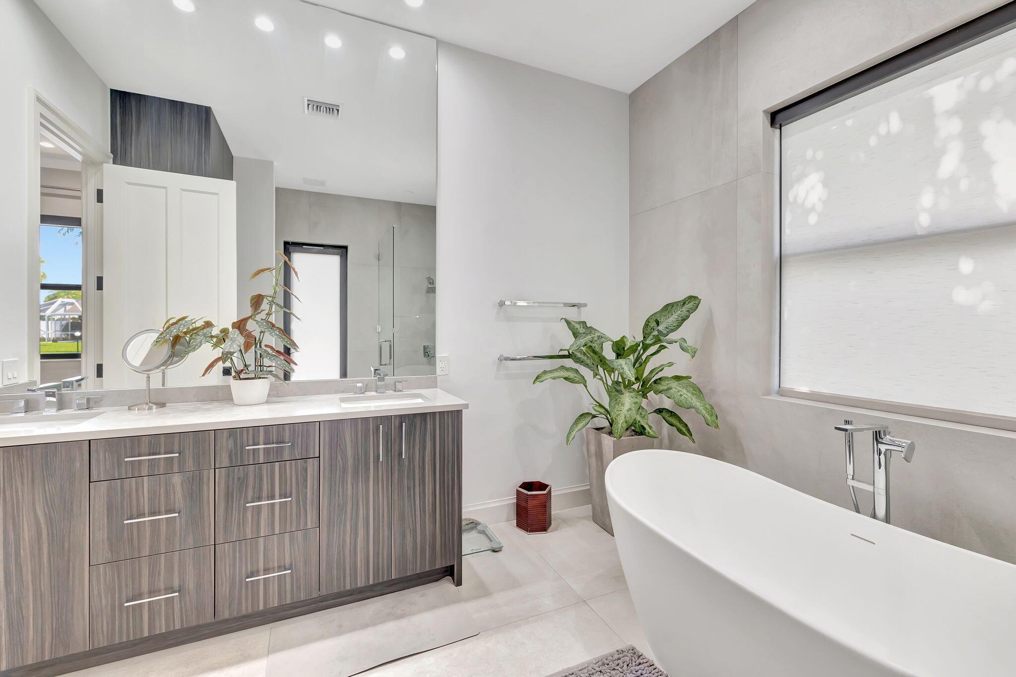 832 SW 34th Ave Boynton Beach, FL 33435