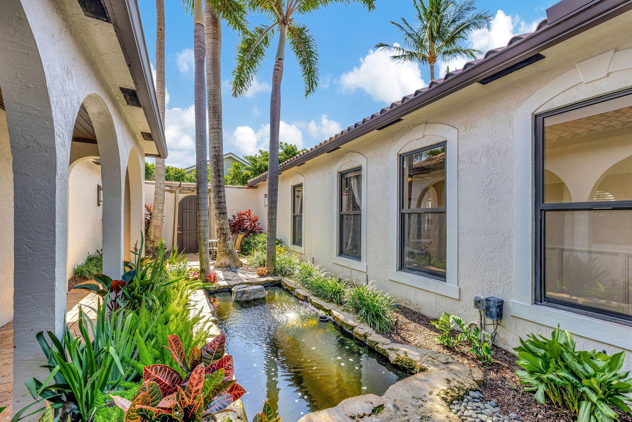 832 SW 34th Ave Boynton Beach, FL 33435