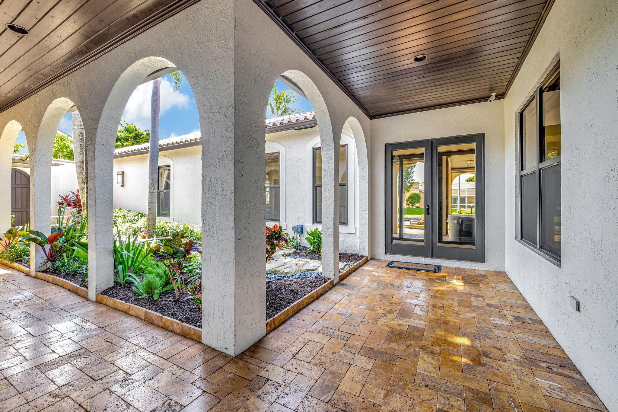 832 SW 34th Ave Boynton Beach, FL 33435