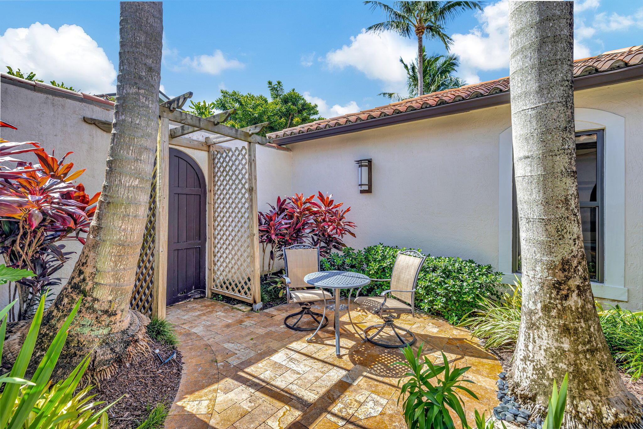 832 SW 34th Ave Boynton Beach, FL 33435