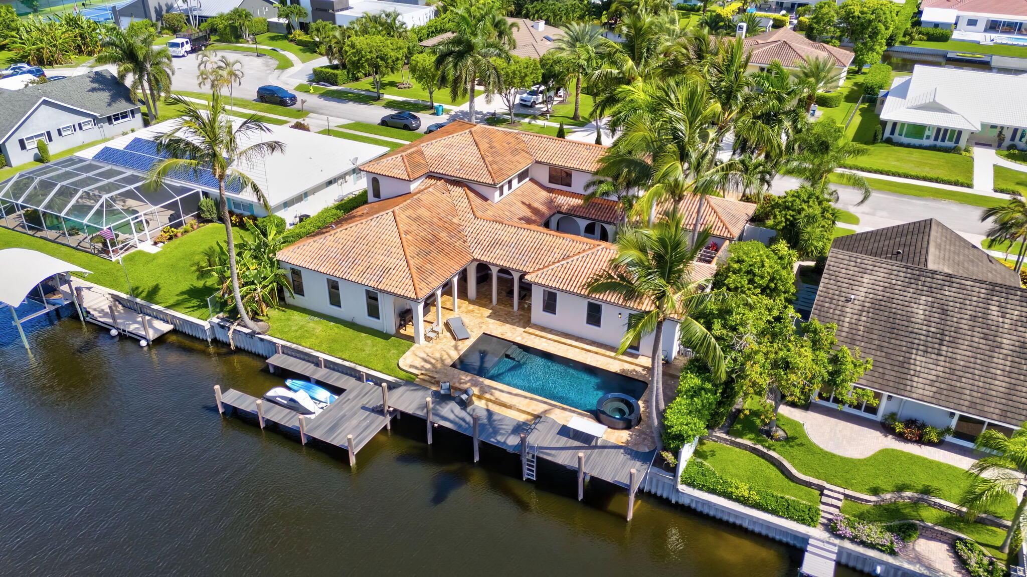 832 SW 34th Ave Boynton Beach, FL 33435