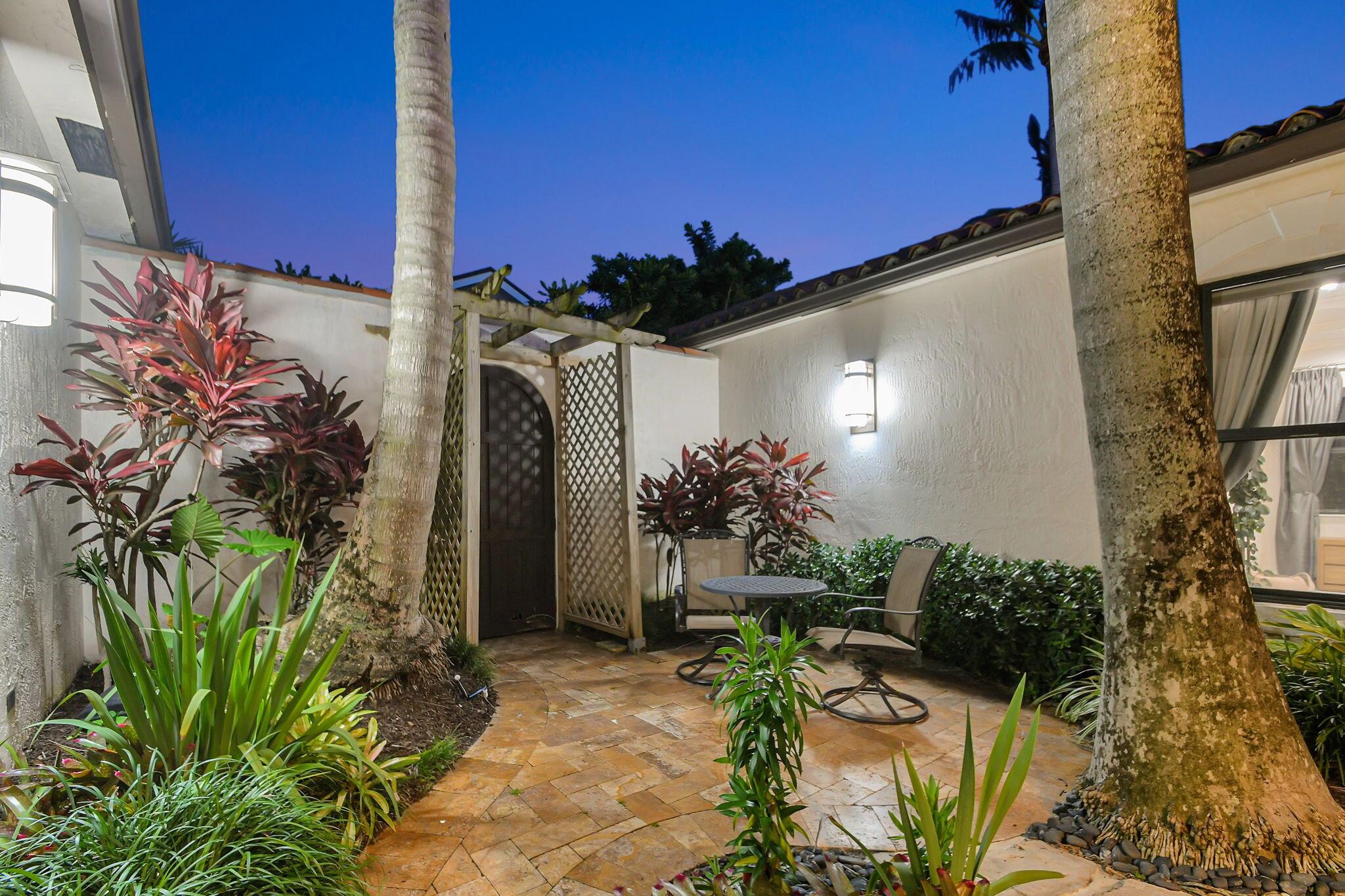 832 SW 34th Ave Boynton Beach, FL 33435