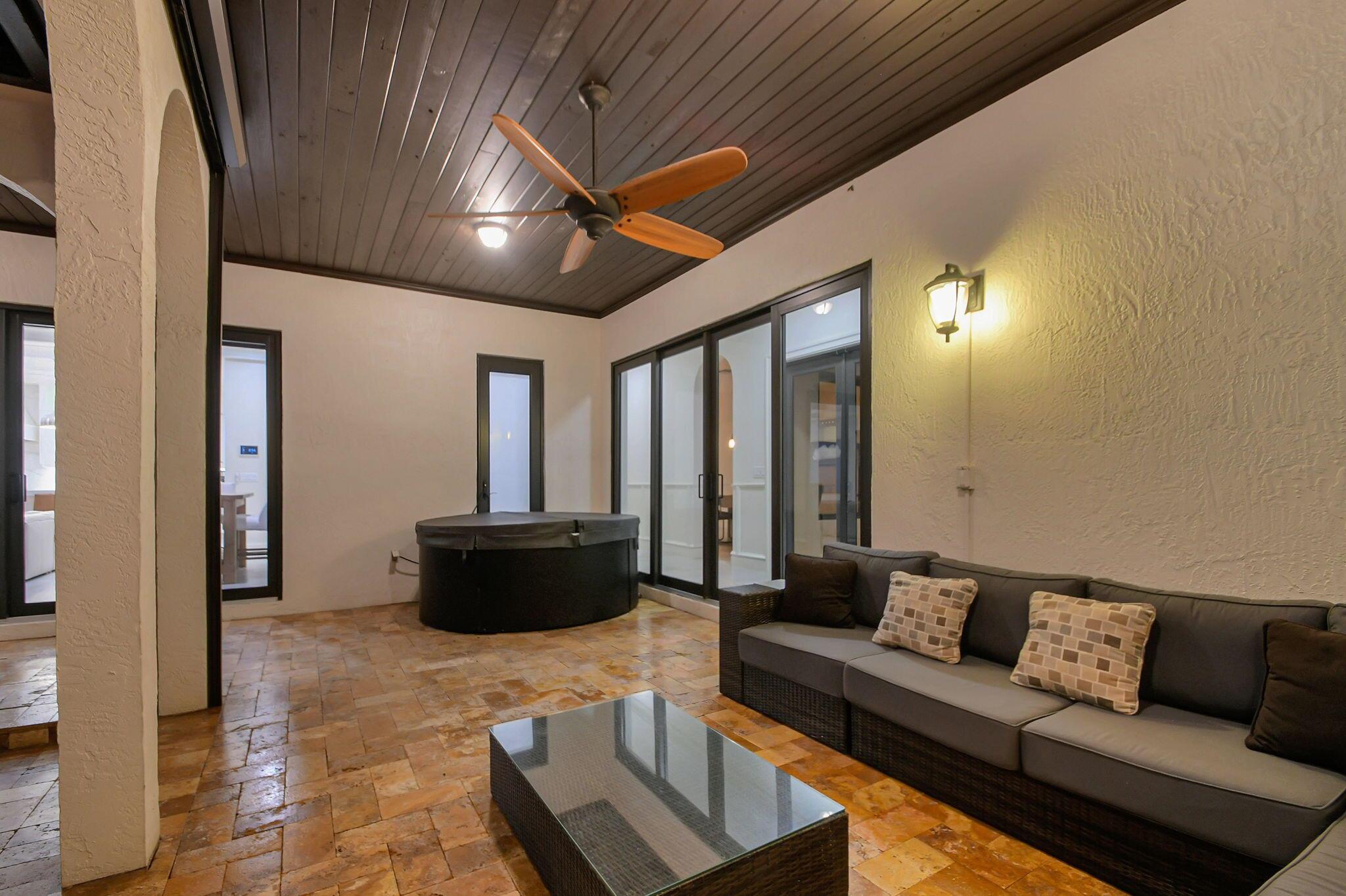 832 SW 34th Ave Boynton Beach, FL 33435