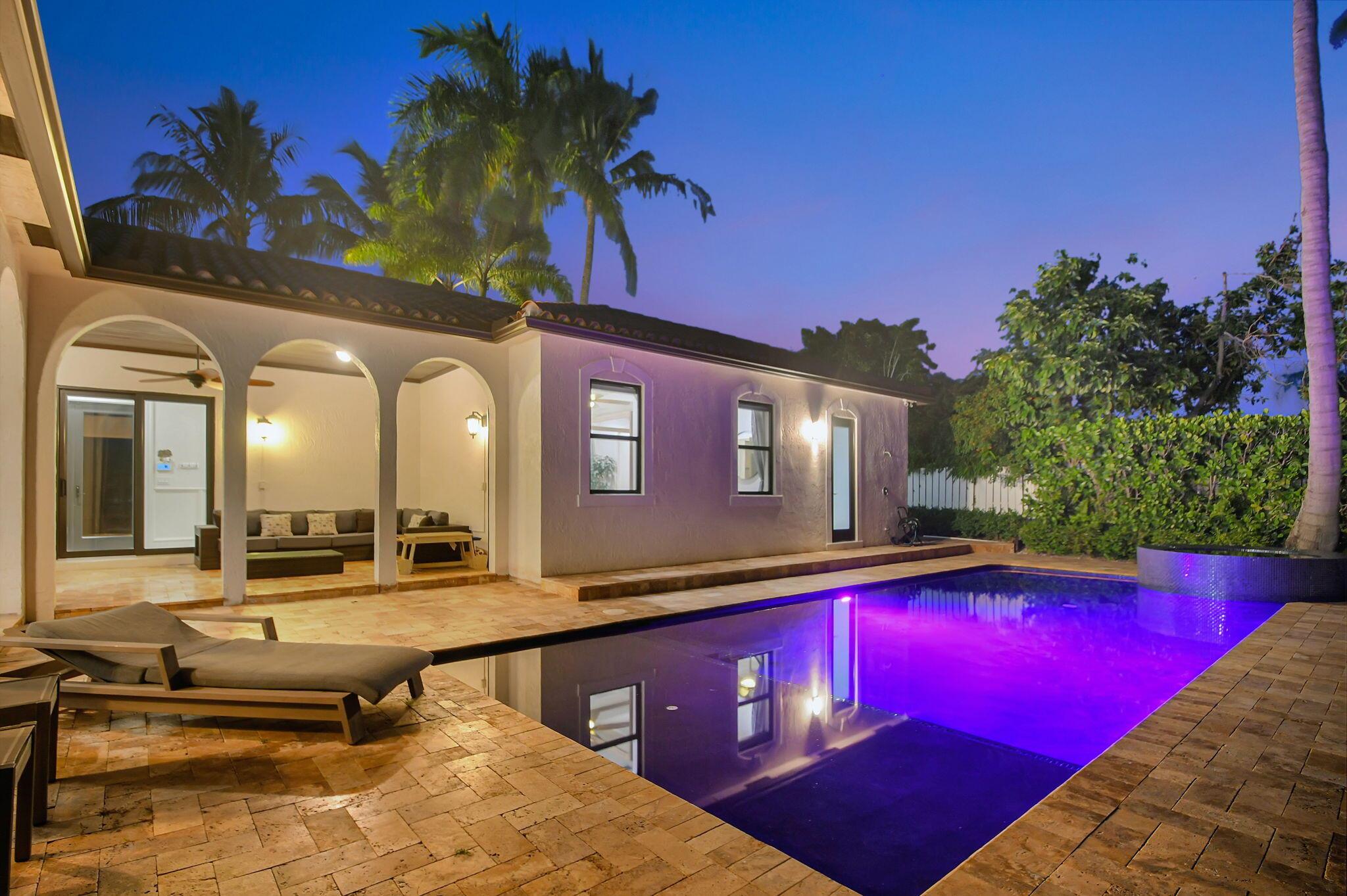 832 SW 34th Ave Boynton Beach, FL 33435