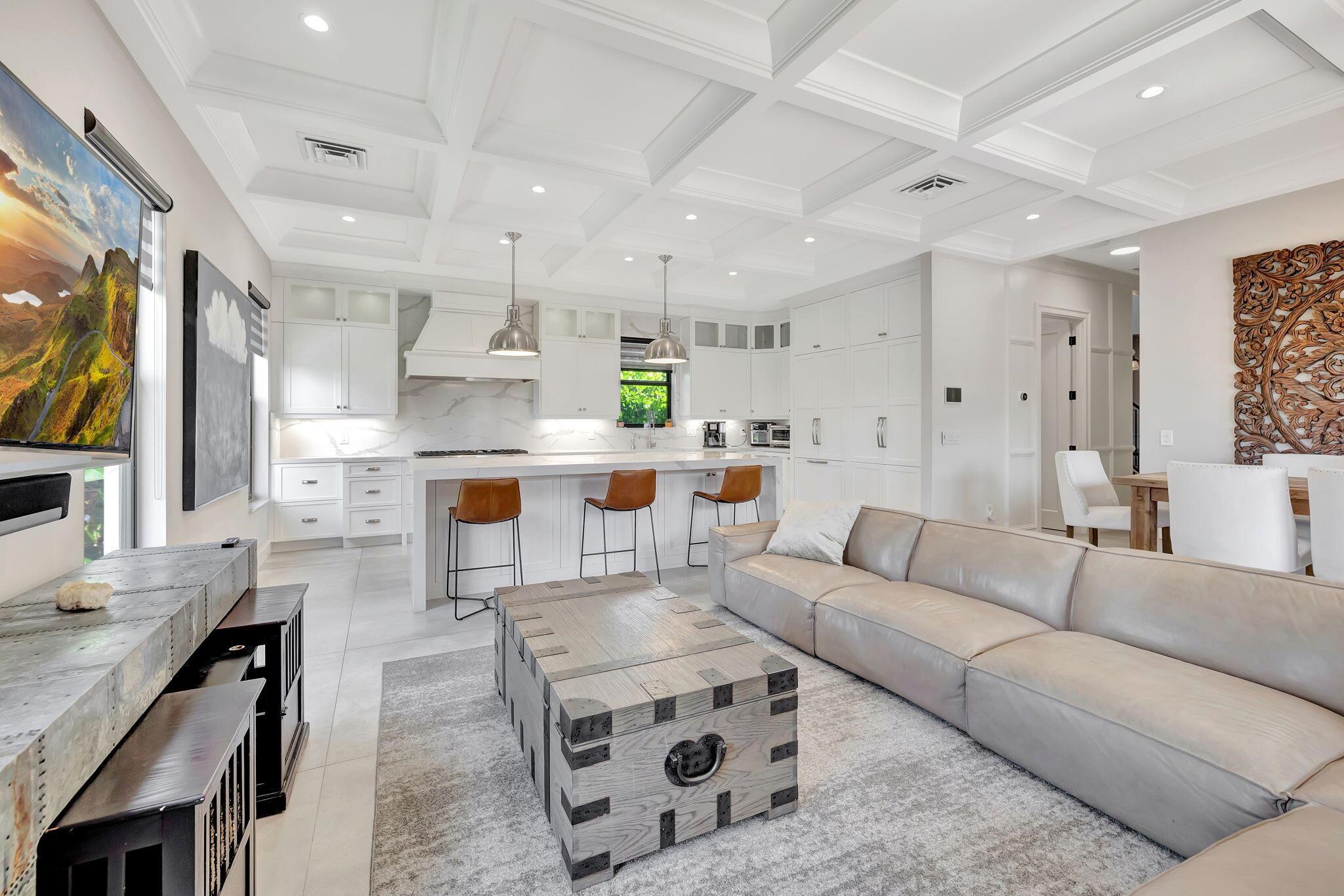 832 SW 34th Ave Boynton Beach, FL 33435