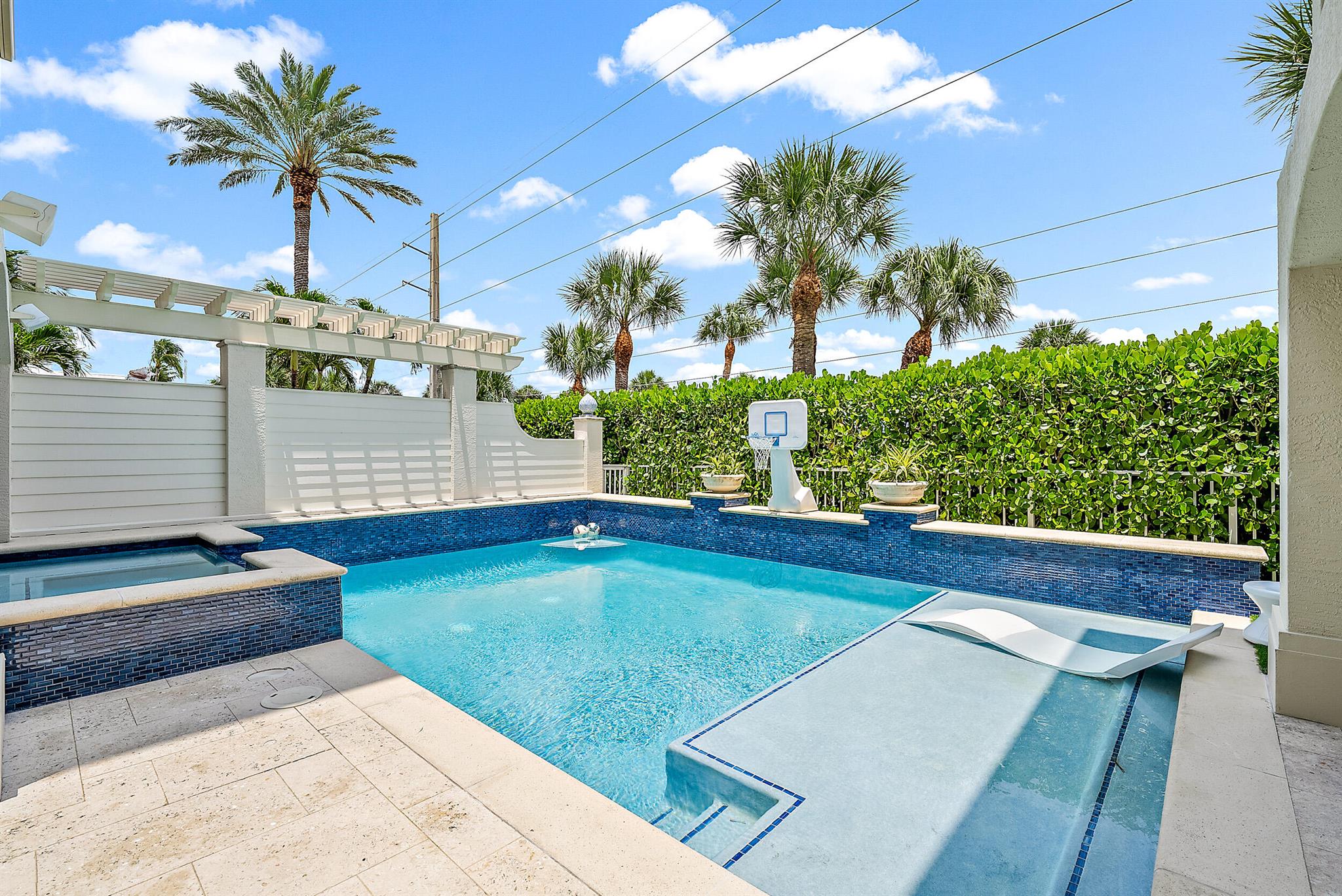 410 Old Towne Ln Juno Beach, FL 33408