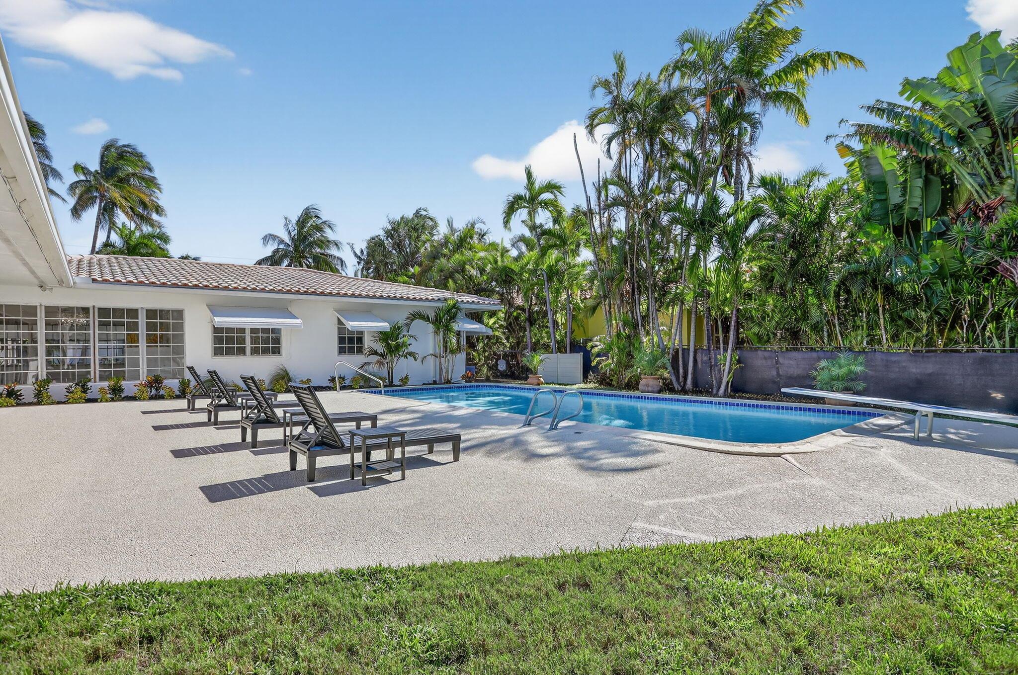 2541 Middle Riv Dr Fort Lauderdale, FL 33305