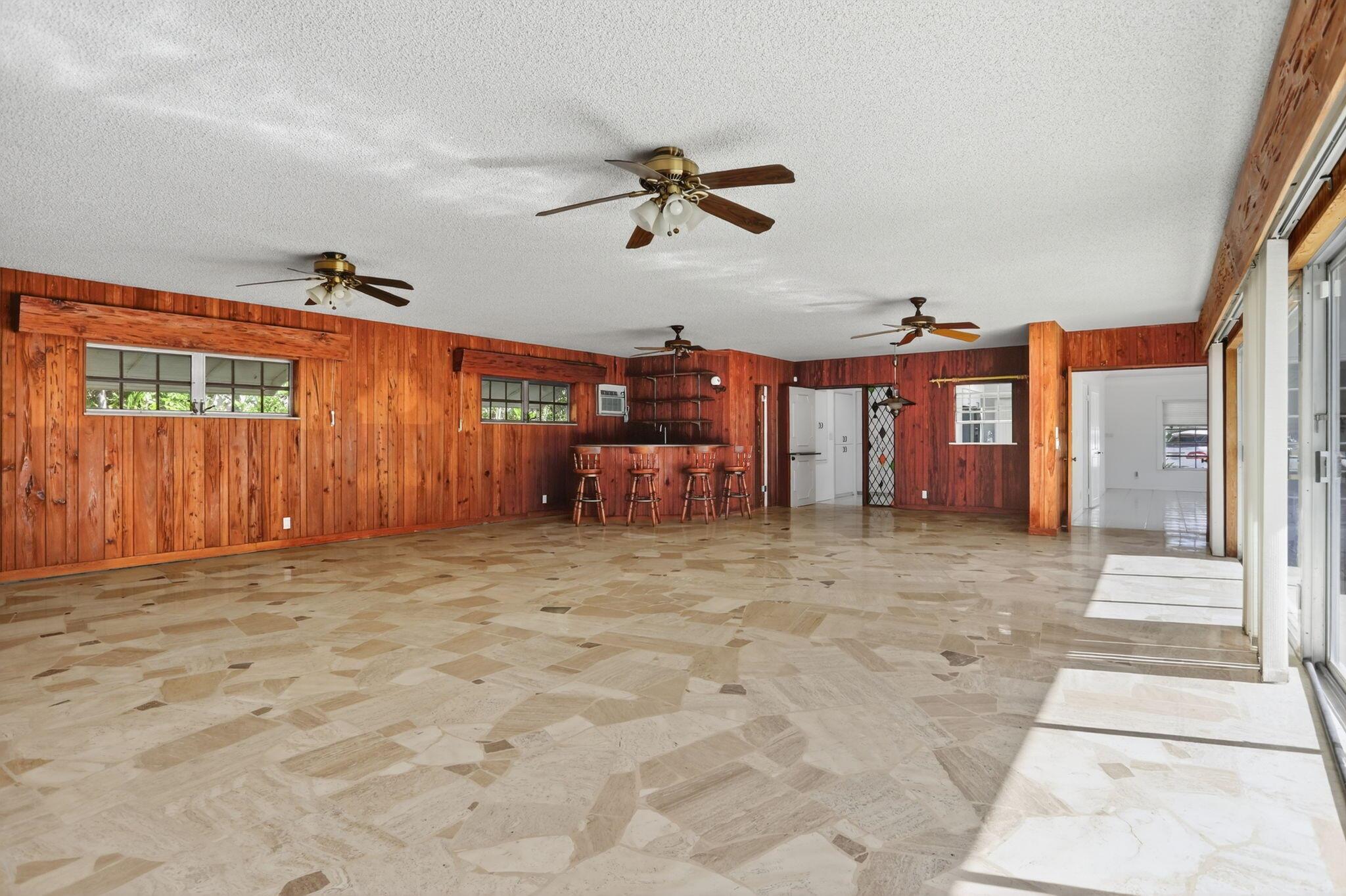 2541 Middle Riv Dr Fort Lauderdale, FL 33305