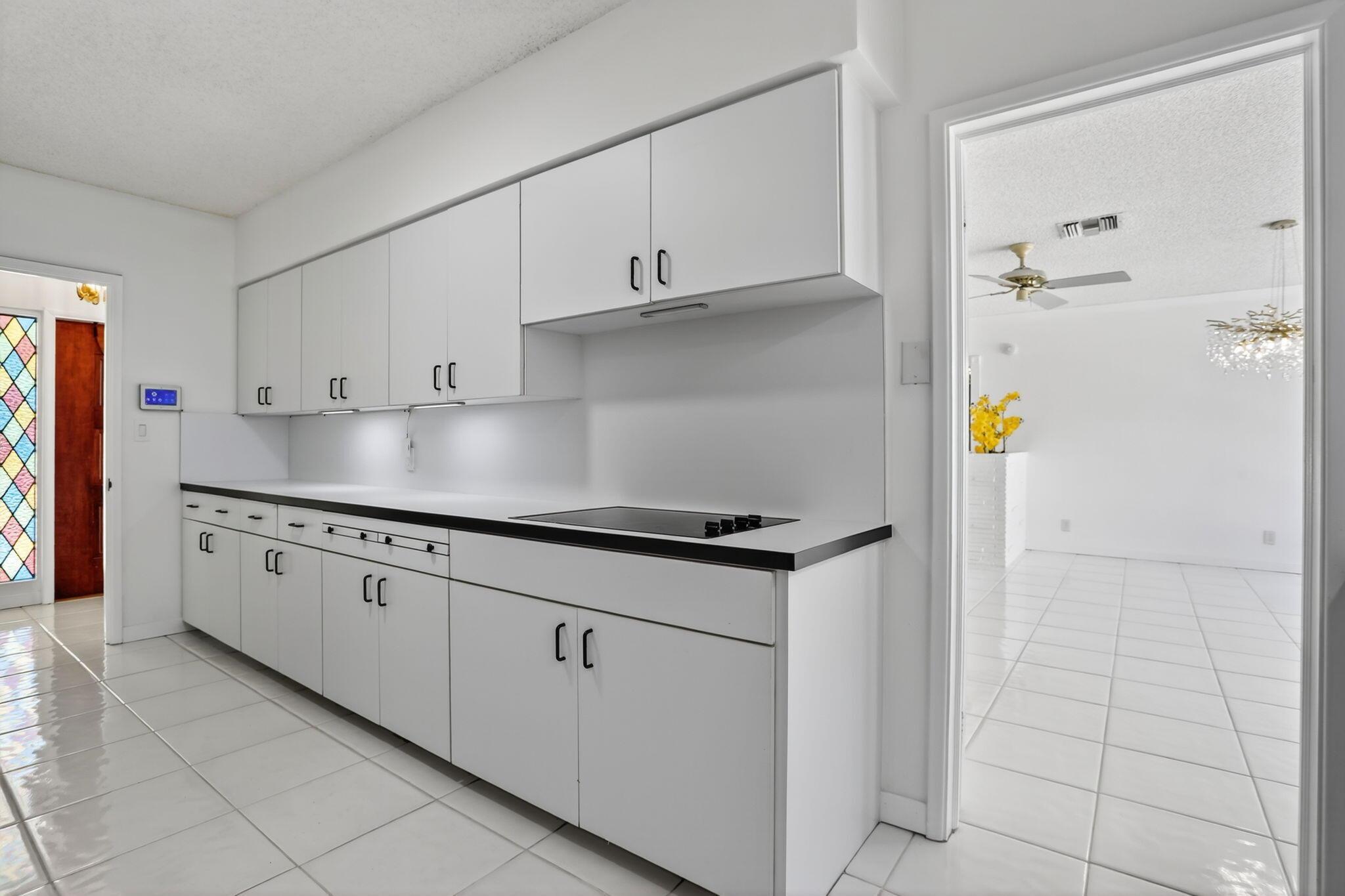 2541 Middle Riv Dr Fort Lauderdale, FL 33305