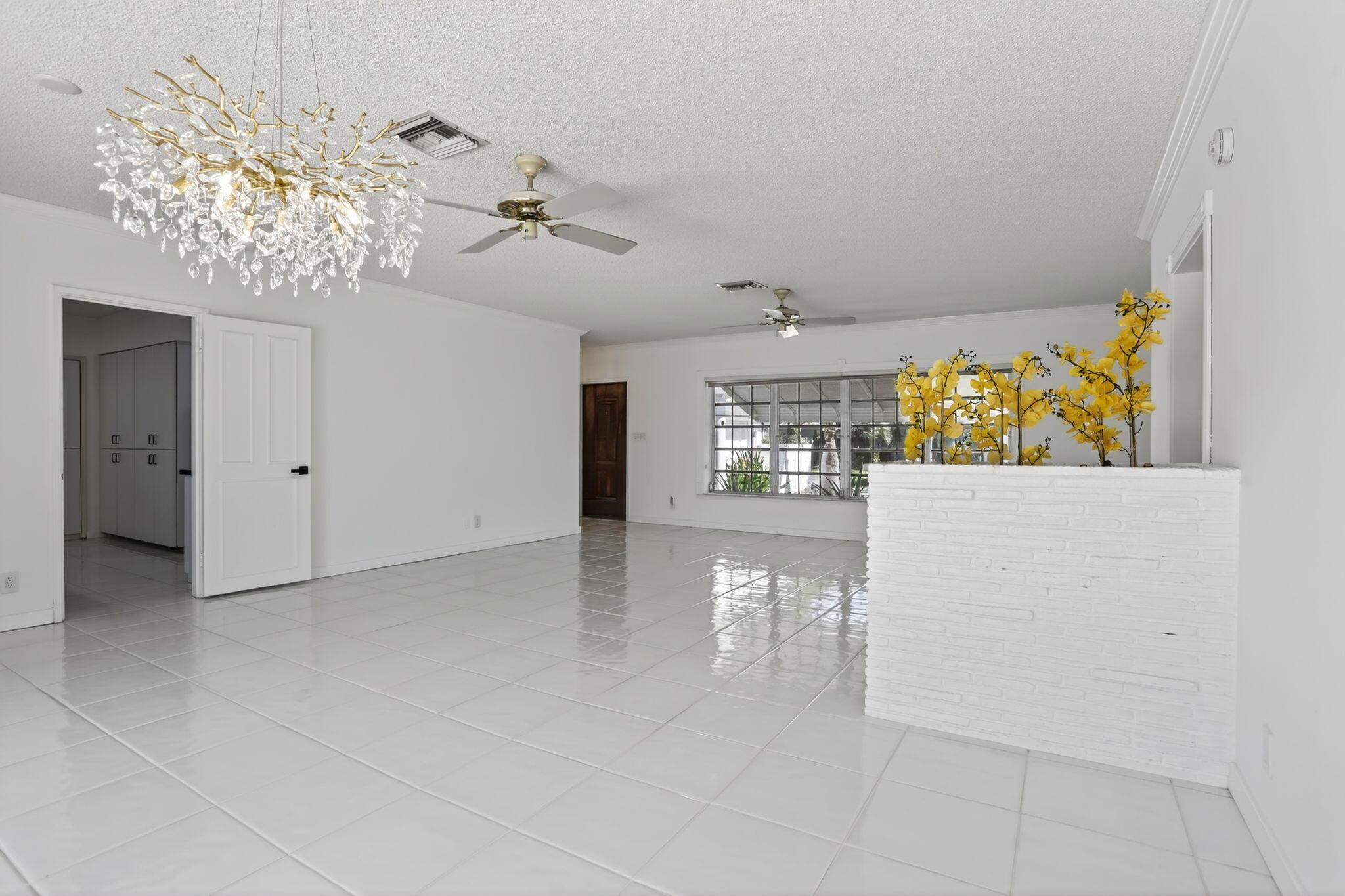 2541 Middle Riv Dr Fort Lauderdale, FL 33305