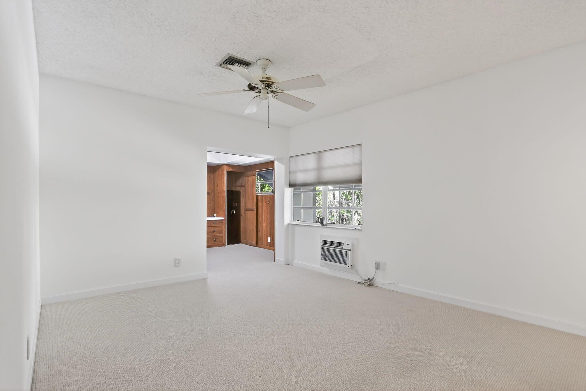 2541 Middle Riv Dr Fort Lauderdale, FL 33305
