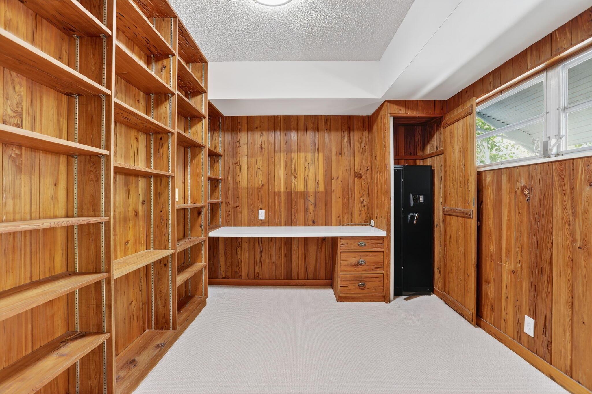 2541 Middle Riv Dr Fort Lauderdale, FL 33305