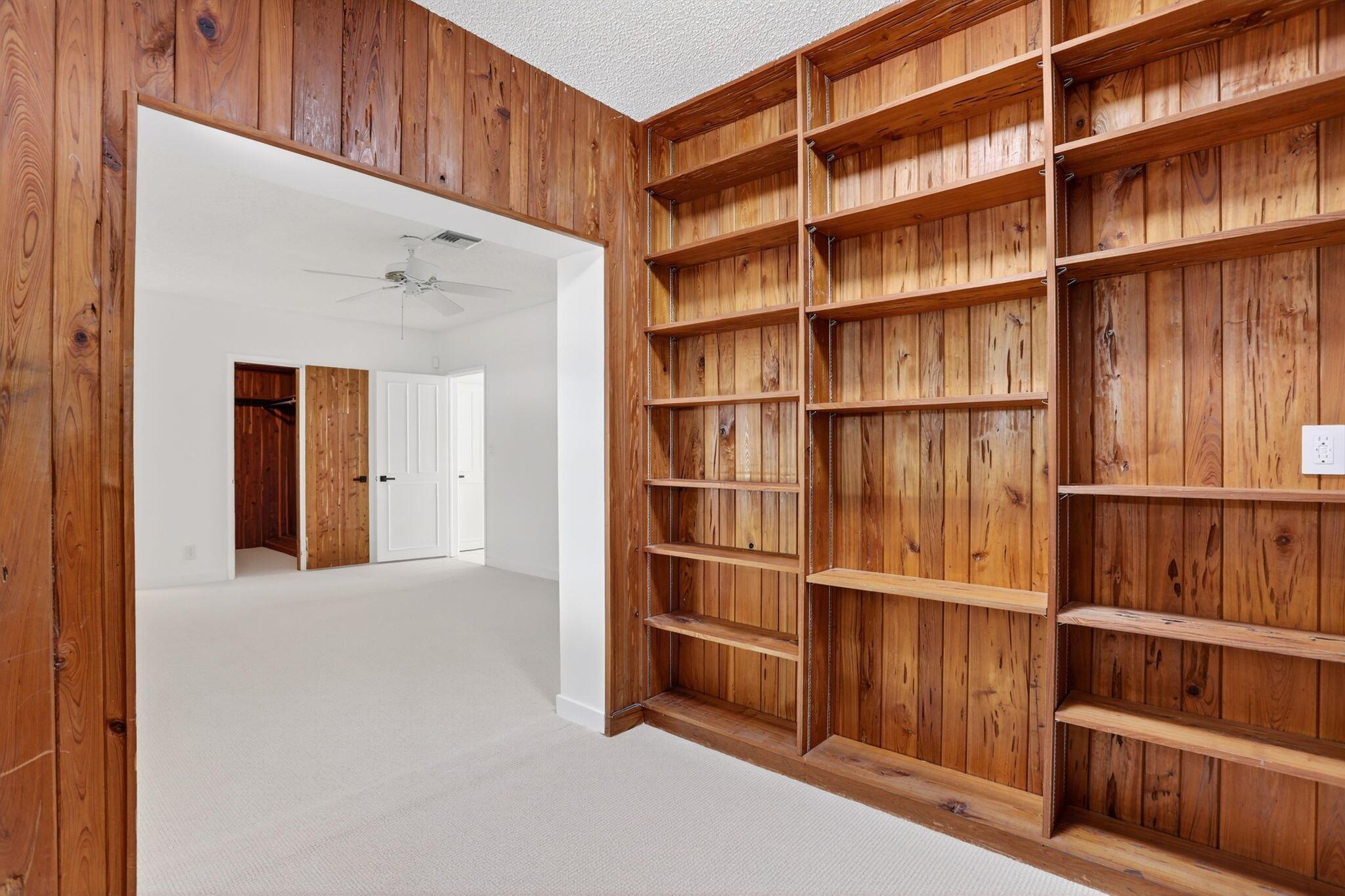 2541 Middle Riv Dr Fort Lauderdale, FL 33305