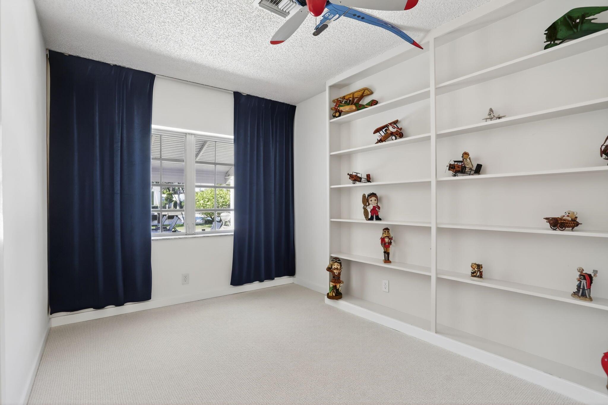 2541 Middle Riv Dr Fort Lauderdale, FL 33305