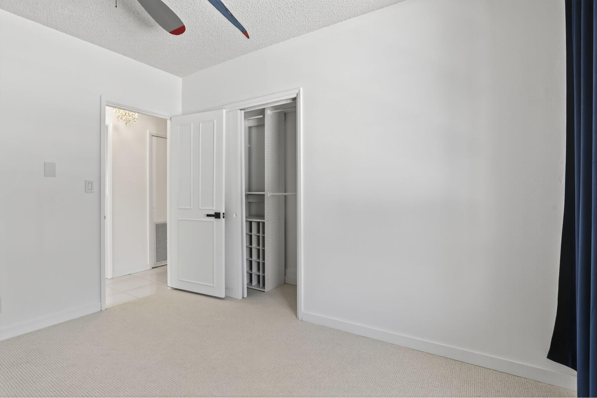 2541 Middle Riv Dr Fort Lauderdale, FL 33305