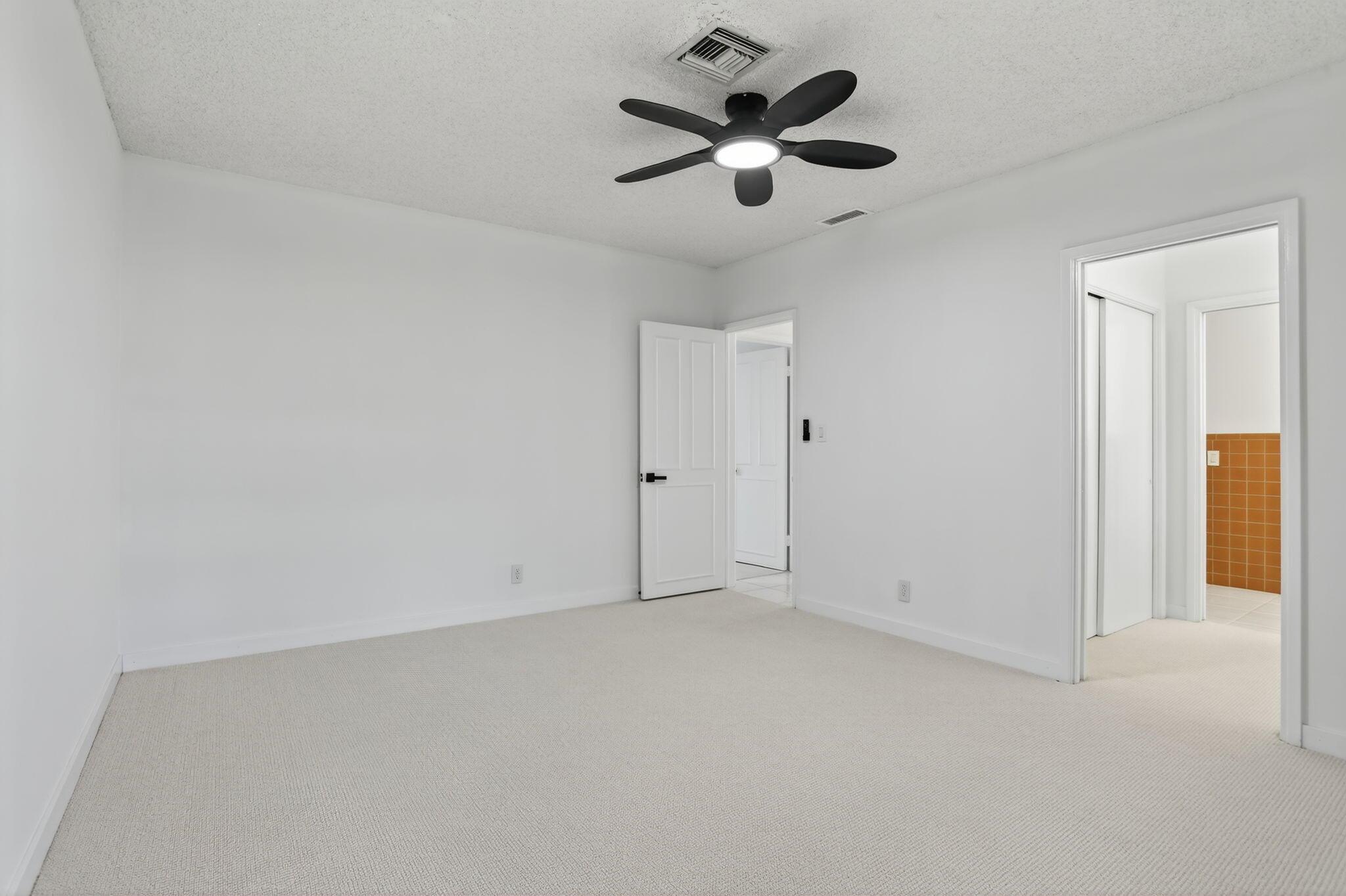 2541 Middle Riv Dr Fort Lauderdale, FL 33305