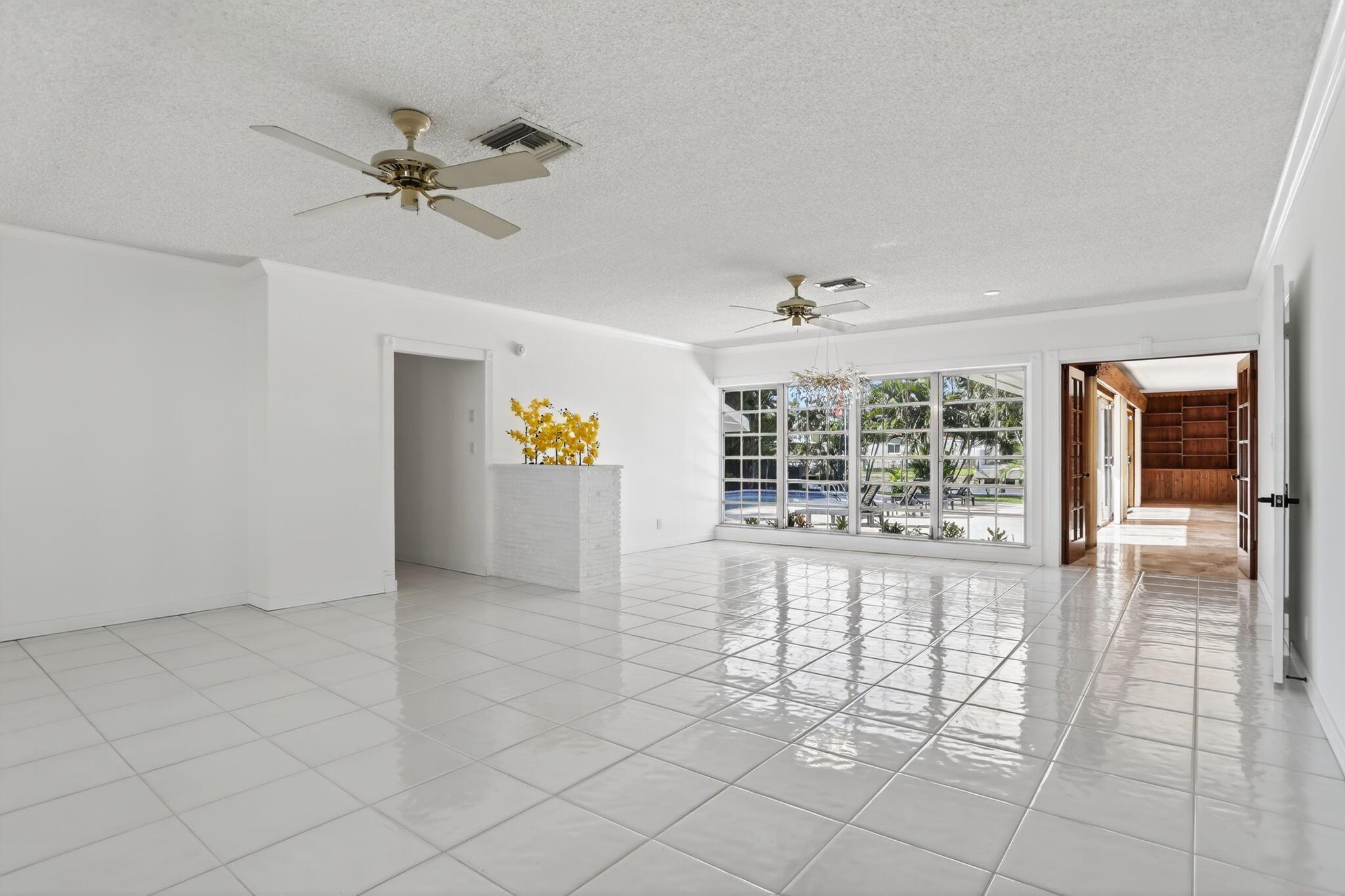 2541 Middle Riv Dr Fort Lauderdale, FL 33305